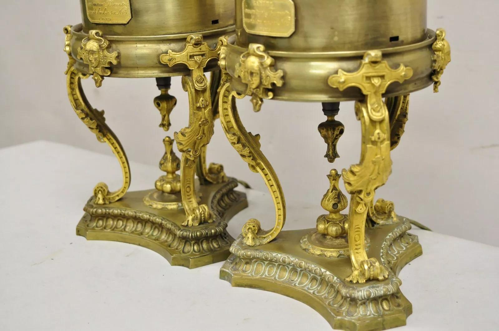 Ancienne lampe de table à huile Carcel Paris French Renaissance en bronze doré - une paire en vente 2