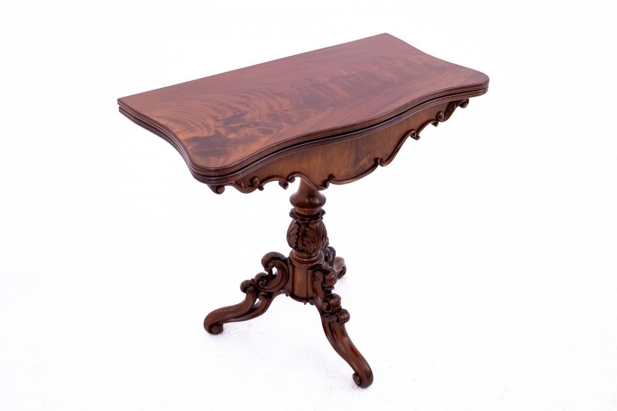 Louis-Philippe Table à cartes ancienne datant d'environ 1870. Après la rénovation. en vente