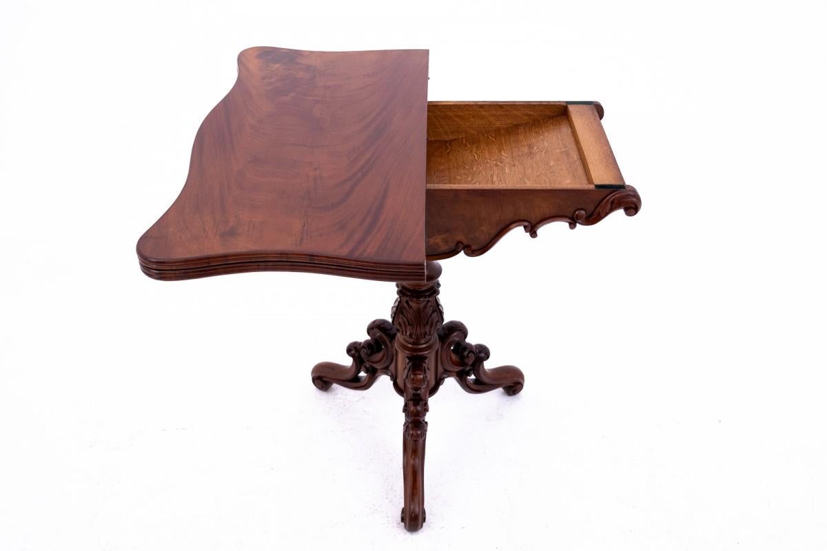 Inconnu Table à cartes ancienne datant d'environ 1870. Après la rénovation. en vente