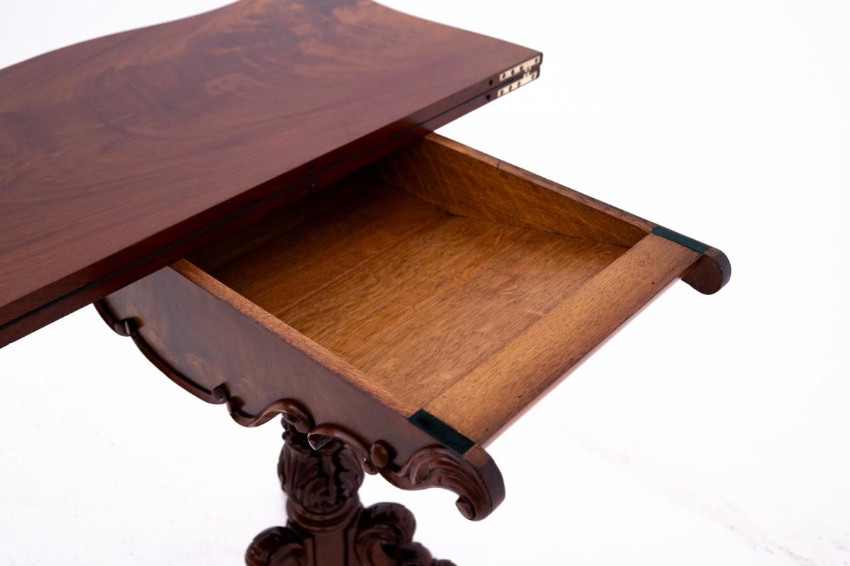 Acajou Table à cartes ancienne datant d'environ 1870. Après la rénovation. en vente