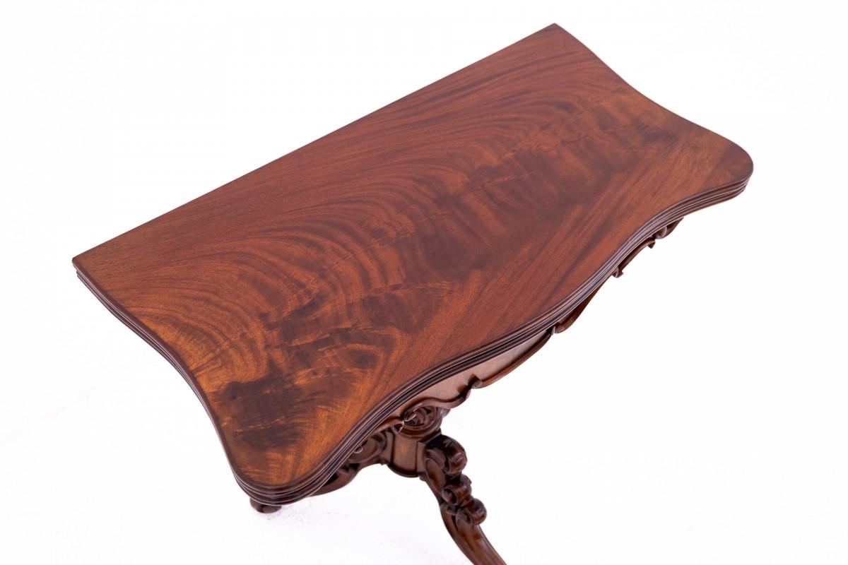 Table à cartes ancienne datant d'environ 1870. Après la rénovation. en vente 1