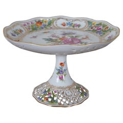 Antiquité Carl Thieme German Dresden Footed Reticulated Compote Cake Plate 9" (assiette à gâteau réticulée sur pied)