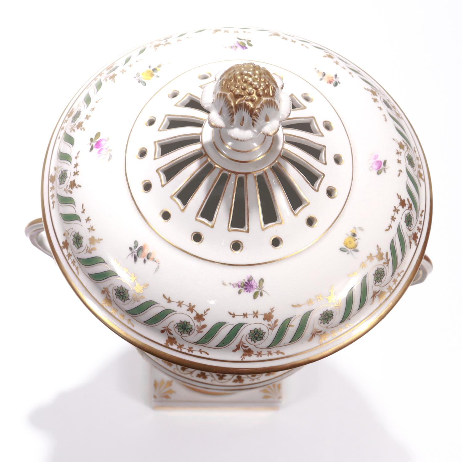 Ancienne urne recouverte de porcelaine allemande de style Dresde Carl Thieme Potschappel en vente 2