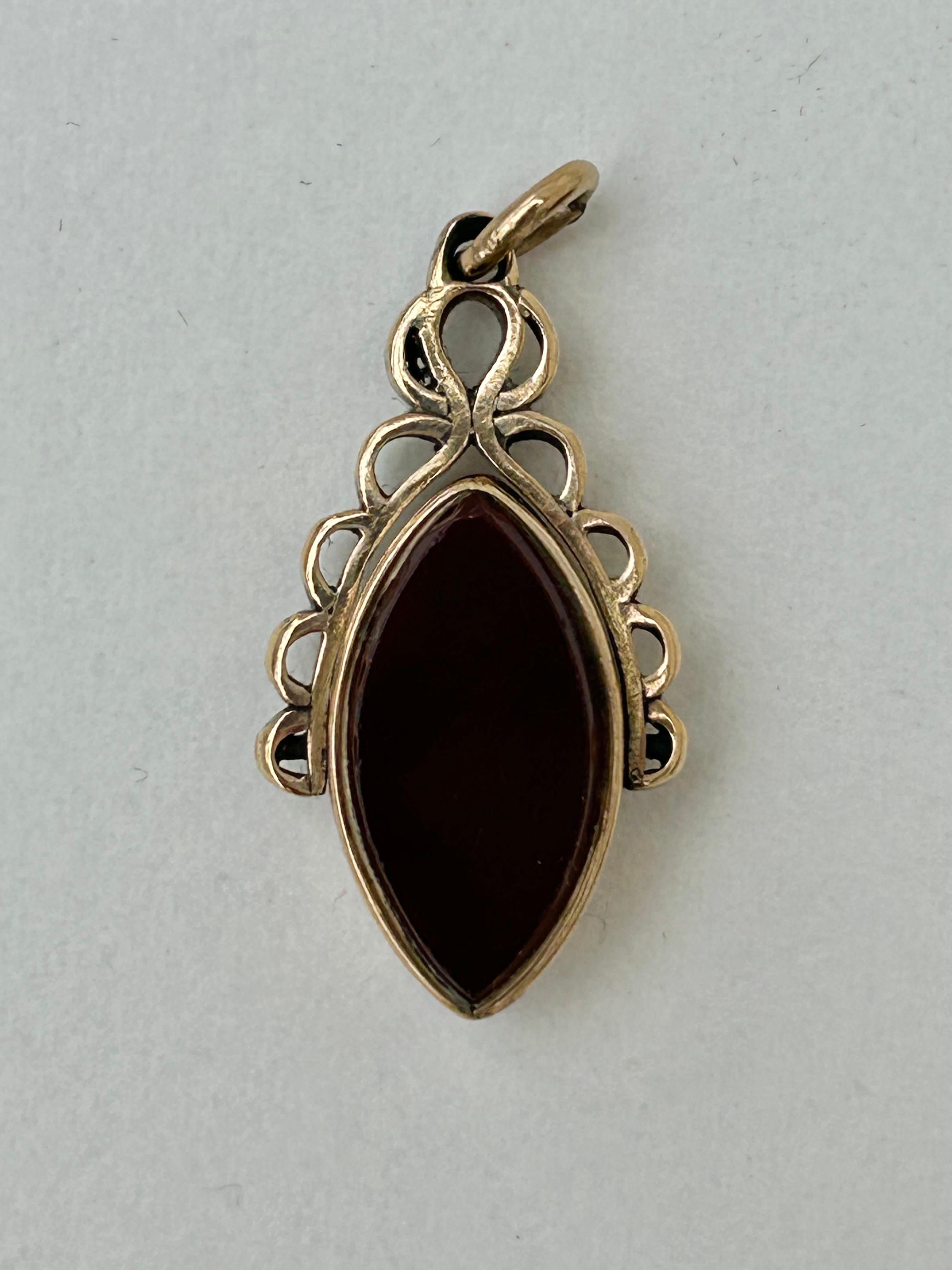 Uncut Antique Carnelian and Bloodstone 9 Carat Yellow Gold Spinning Fob Pendant For Sale