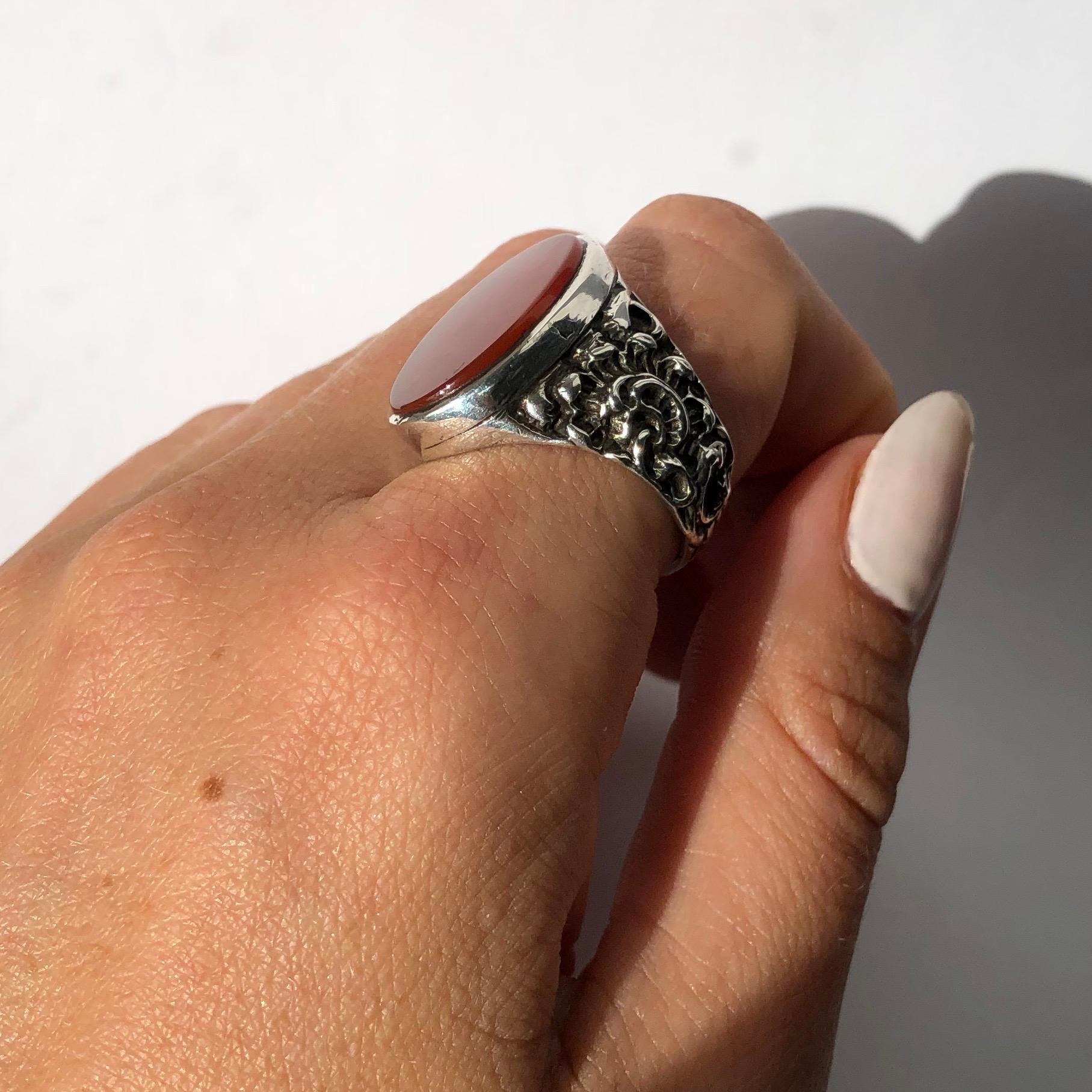 Antique Carnelian and Silver Signet Ring In Good Condition In Chipping Campden, GB