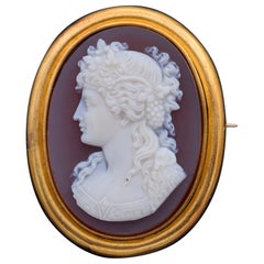 Antique Carnelian Cameo Yellow Gold Oval Brooch Pin