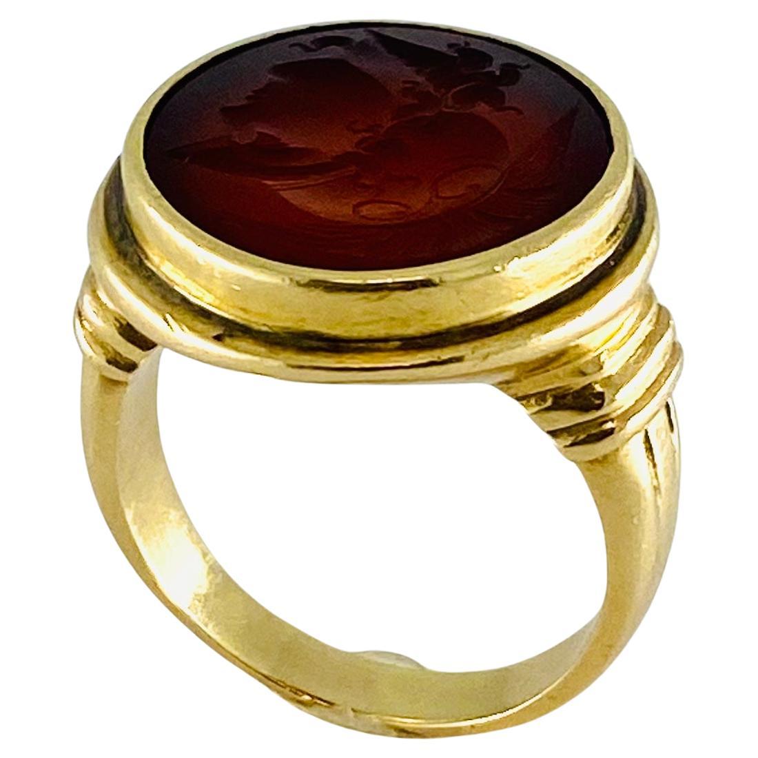 Antique Carnelian Intaglio 14k Gold Signet Ring In Good Condition For Sale In Beverly Hills, CA
