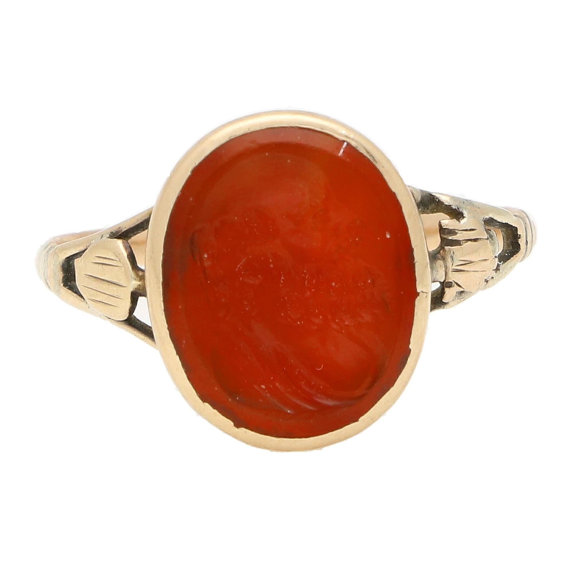 Antique Carnelian Intaglio Signet Ring in Yellow Gold For Sale 2