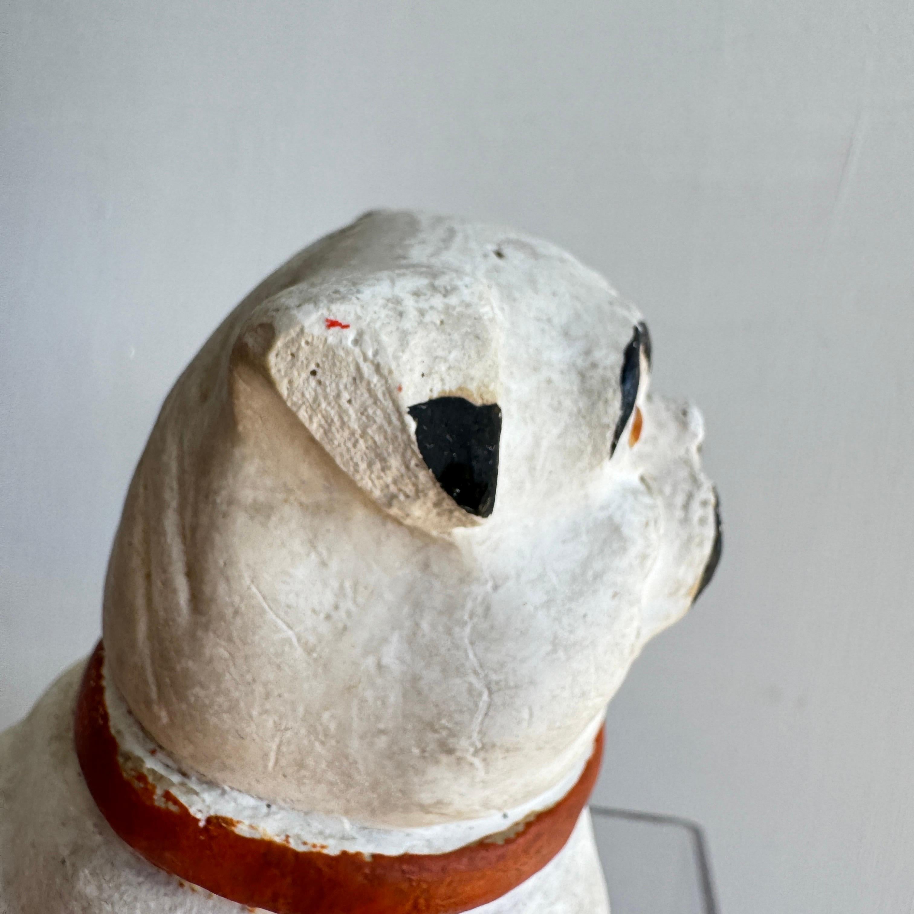 Antike Karneval Preis Chalkware Bulldog Statue / Figur (Volkskunst) im Angebot