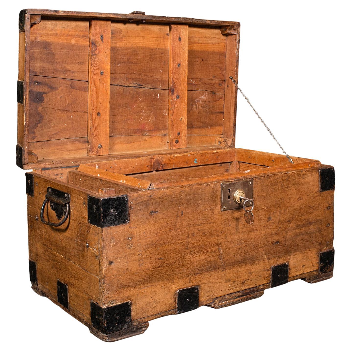Antike Carpenter-Kommode, englisch, Kiefernholz, Werkzeugkoffer, Couchtisch, viktorianisch im Angebot