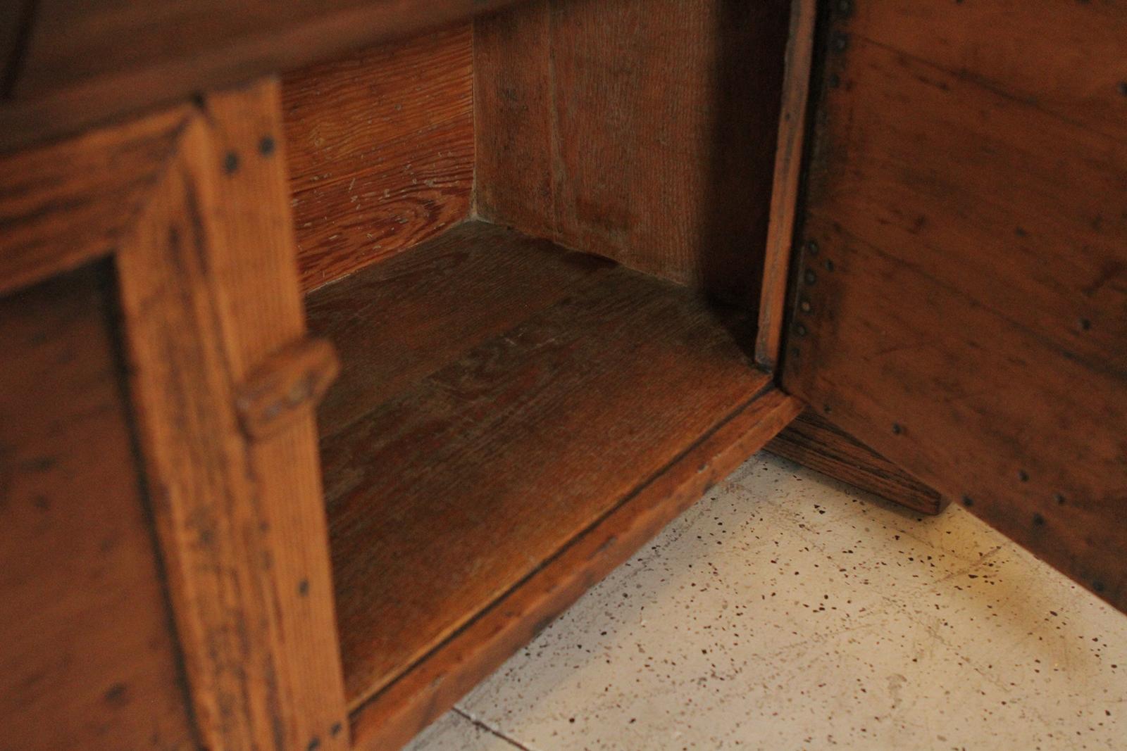 American Antique Carpenters Work Bench with Drawers