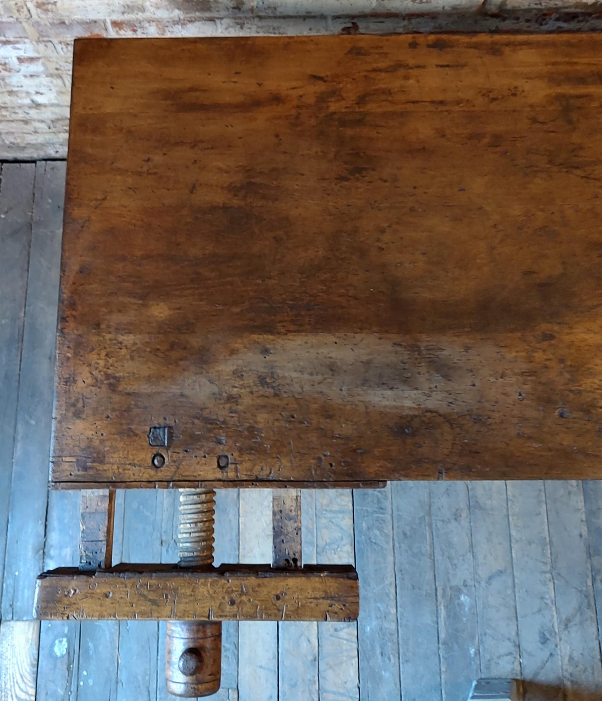 Antique Carpenter’s Workbench with 1 Vise For Sale 4