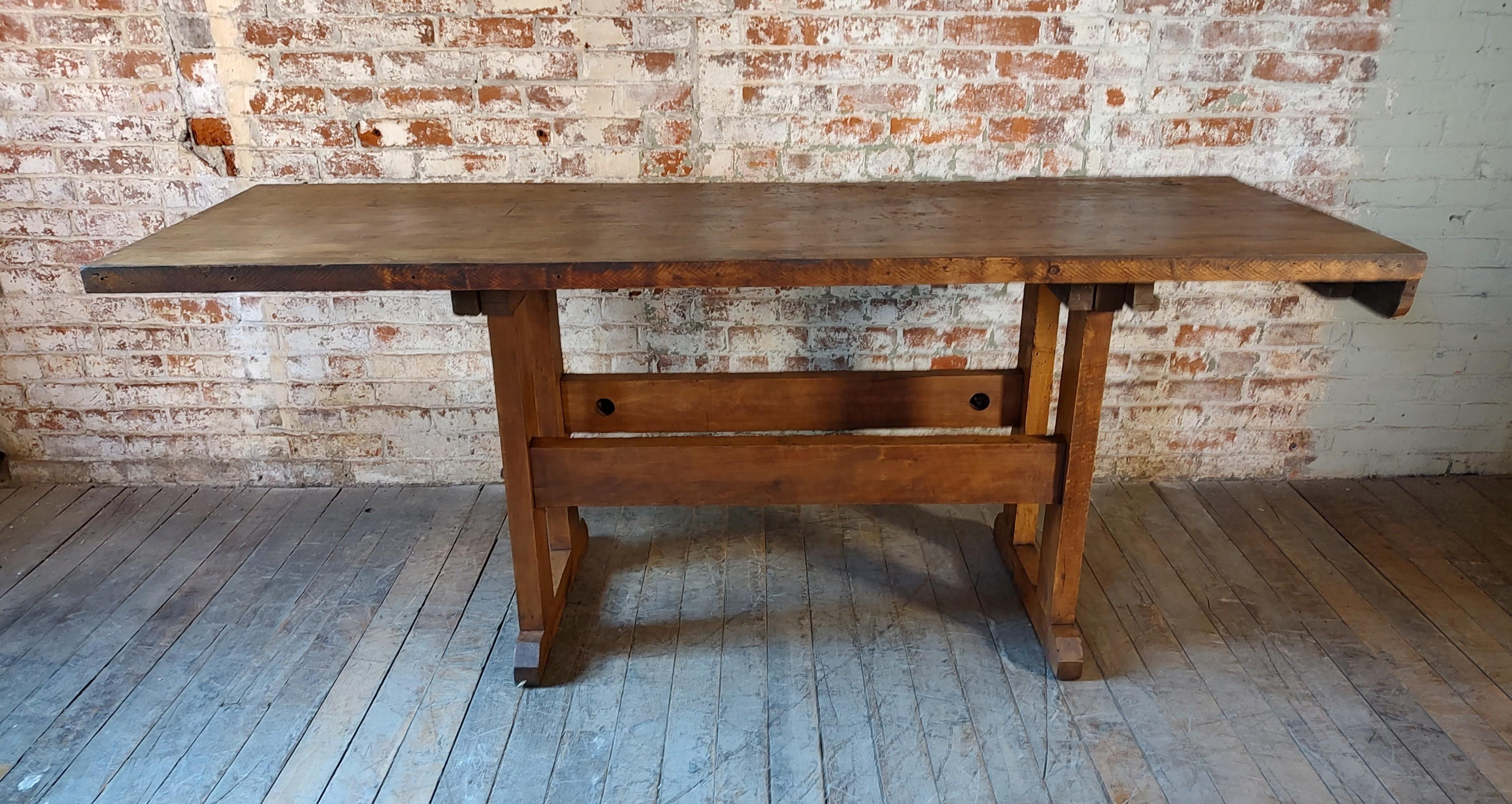 Antique Carpenter’s Workbench with 1 Vise For Sale 1