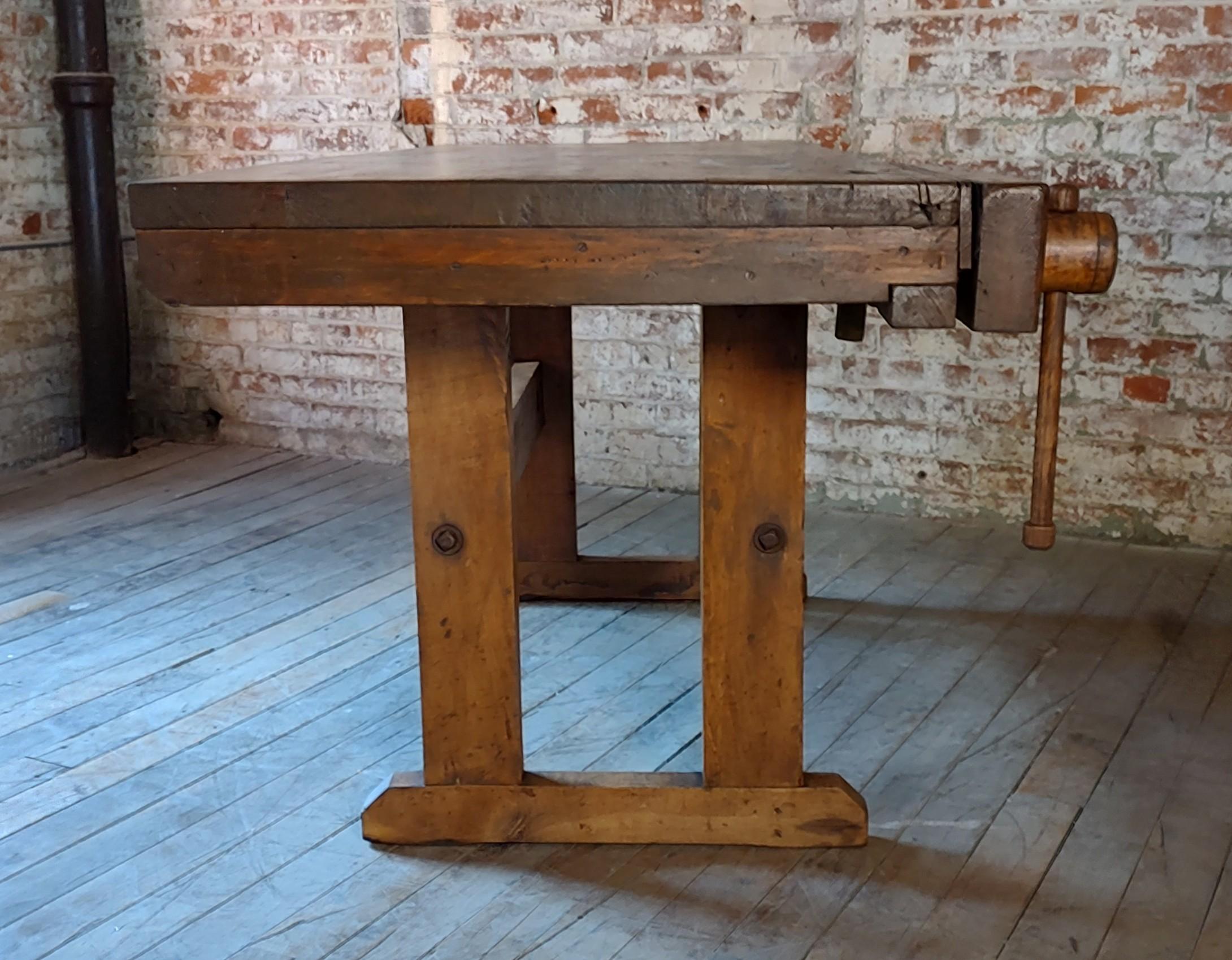 Antique Carpenter’s Workbench with 1 Vise For Sale 2