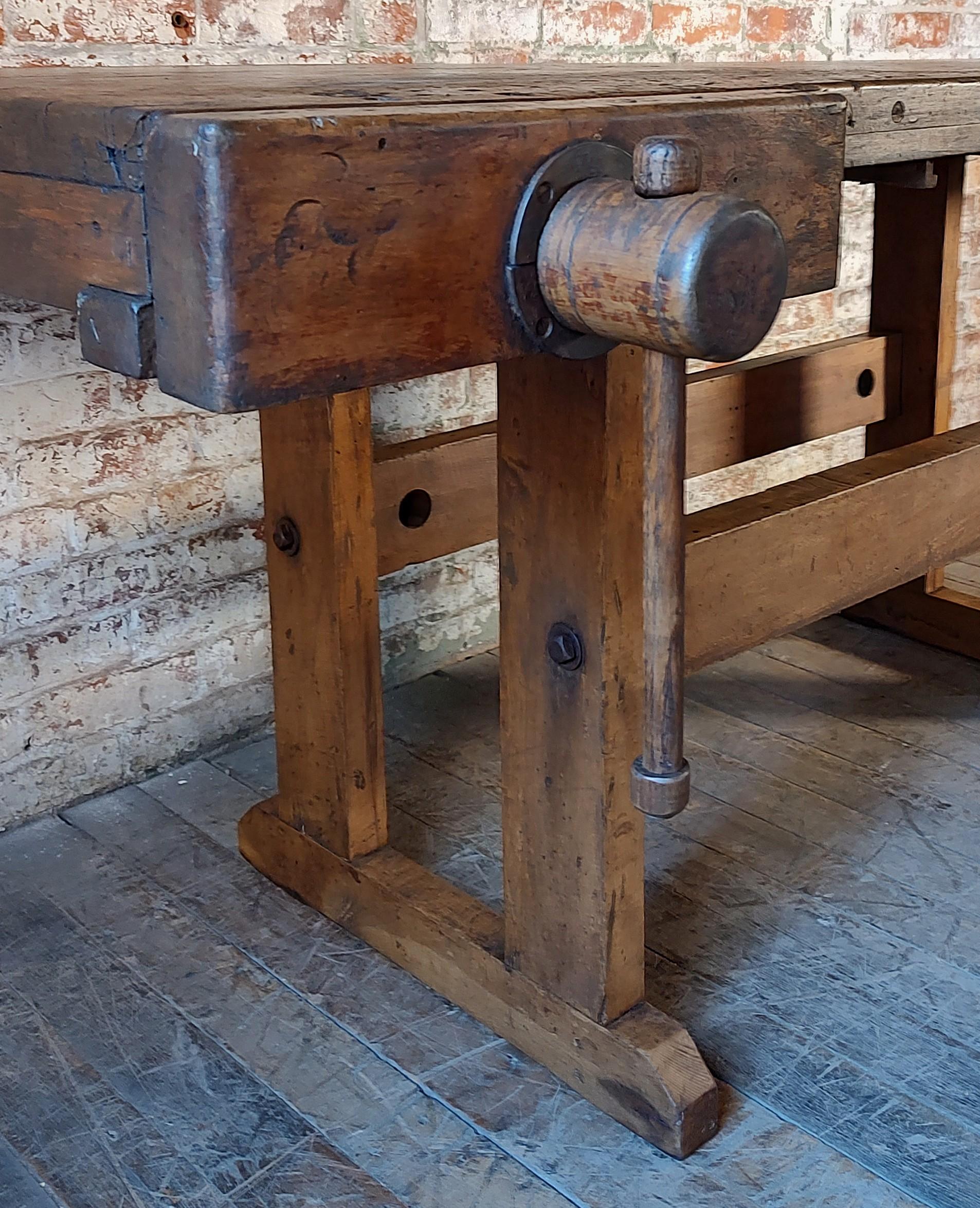 Antique Carpenter’s Workbench with 1 Vise For Sale 3