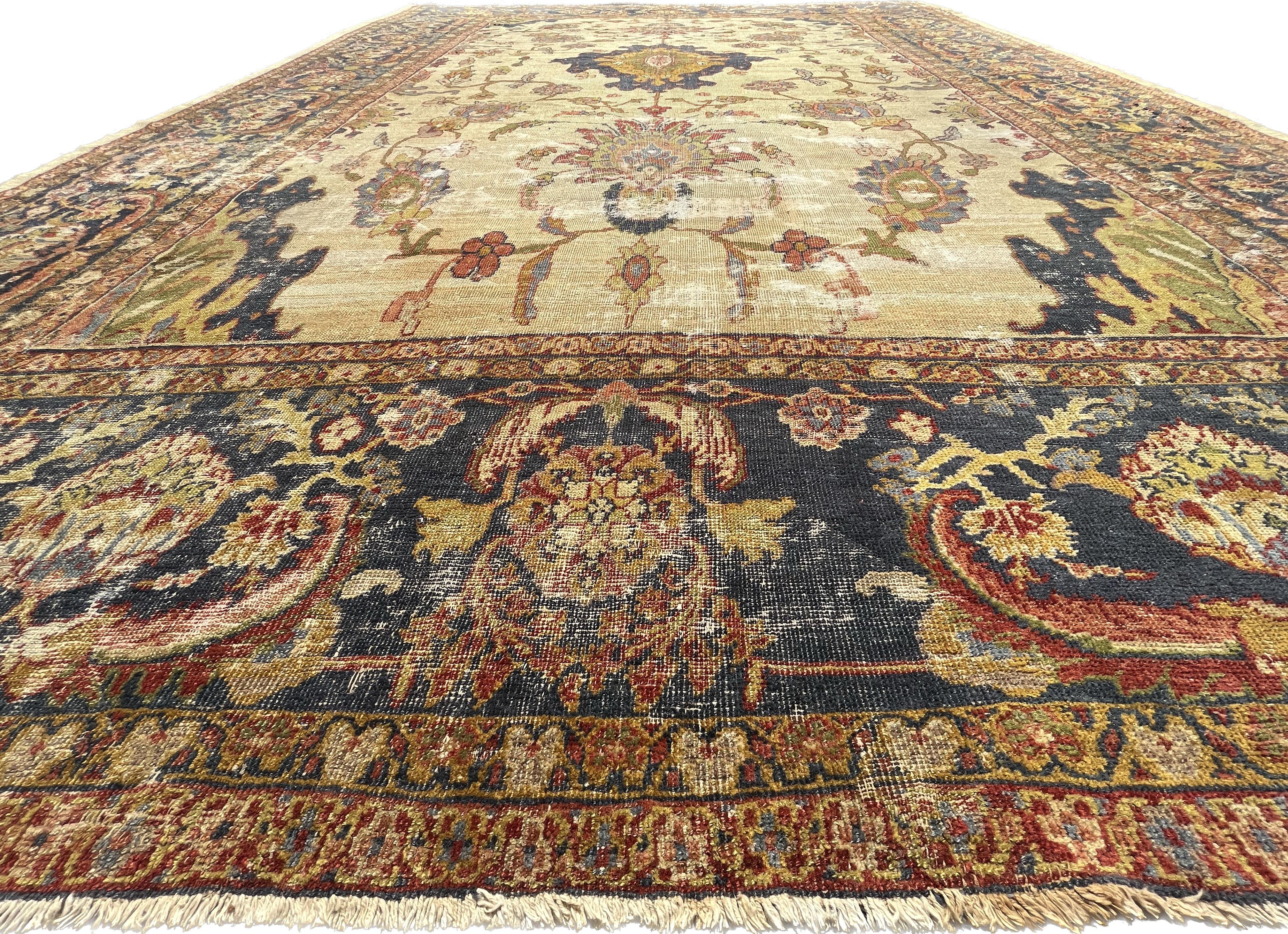 Antique Carpet Mahal Sultanabad Collection In Distressed Condition In RÉDING, FR