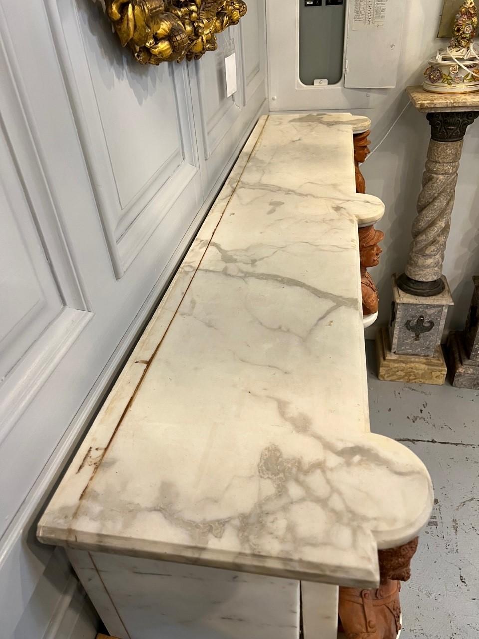Antique Carrara Marble Fireplace Mantel with Three Terracotta Busts       For Sale 8