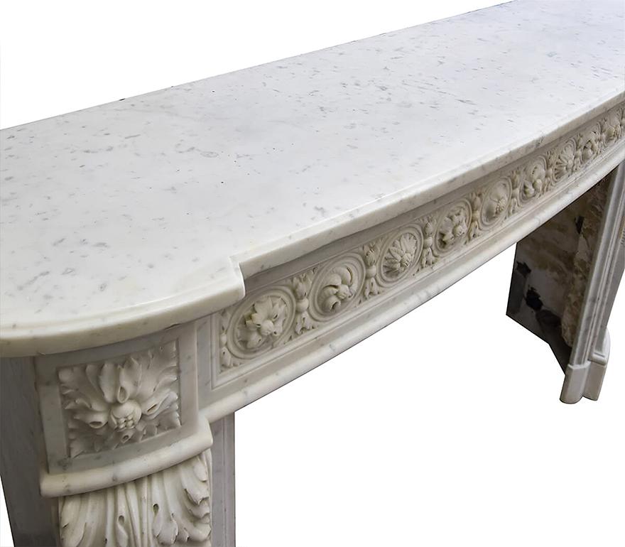 Antique Carrara marble Louis XVI fireplace mantel 19th Century In Good Condition For Sale In Udenhout, NL