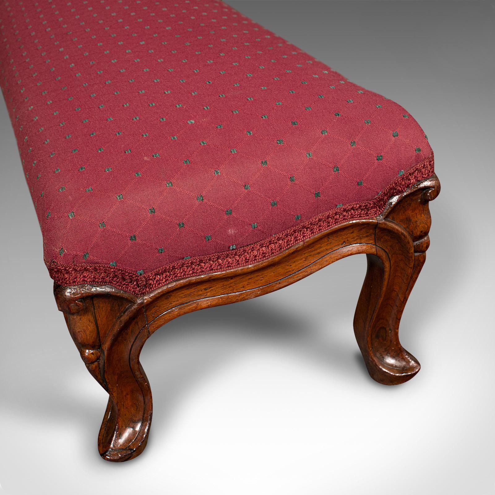 Noyer Tabouret d'attelage ancien, anglais, en noyer, repose-pieds pour le coin du feu, victorien, C.1840 en vente