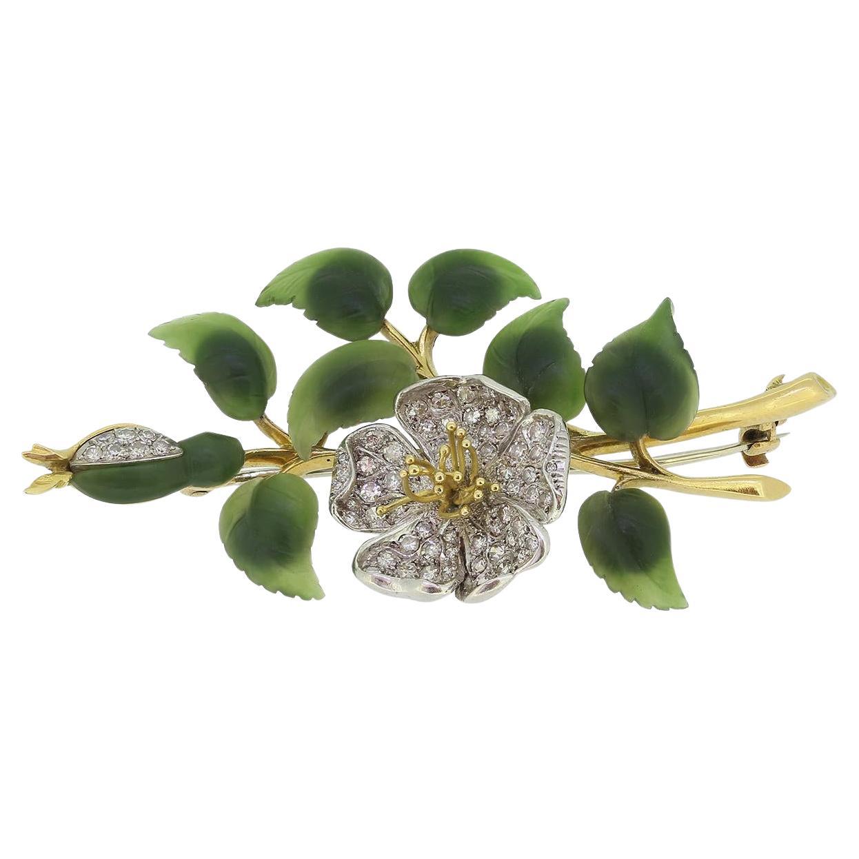 Antiguo Broche Carrington Floral de Jade con Diamantes y Nefrita