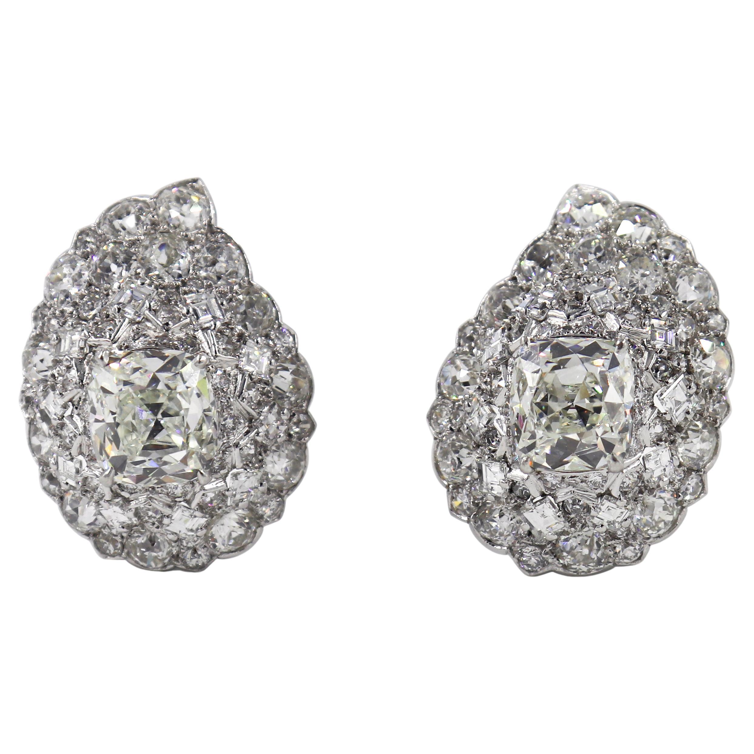 Exceptional Cartier Art Deco Cushion cuts diamond earrings app. 5 ct each For Sale