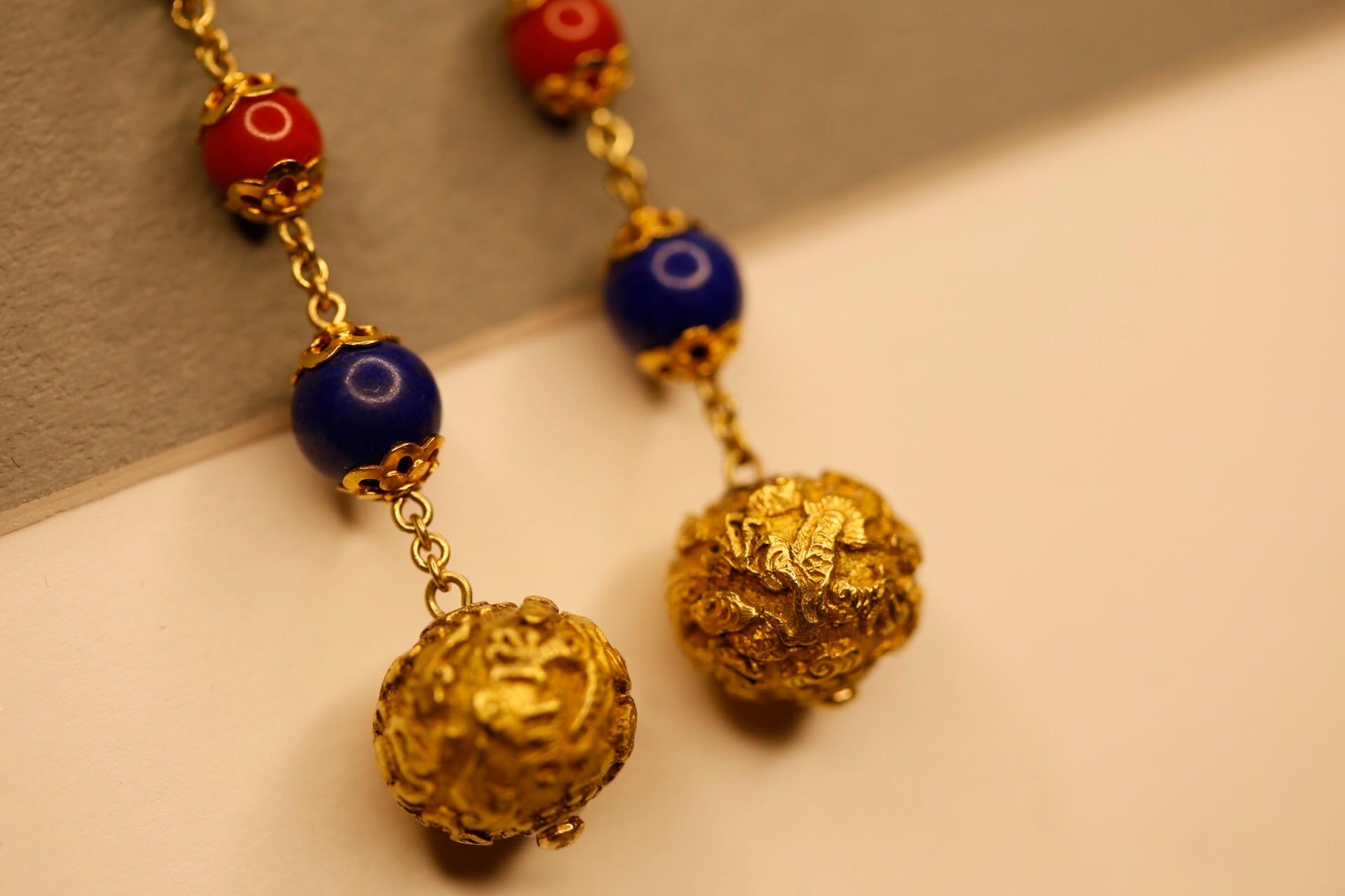 Antique Carved 18 Karat Gold Bead, Coral and Lapis Drop Earrings In New Condition In Banbury, GB