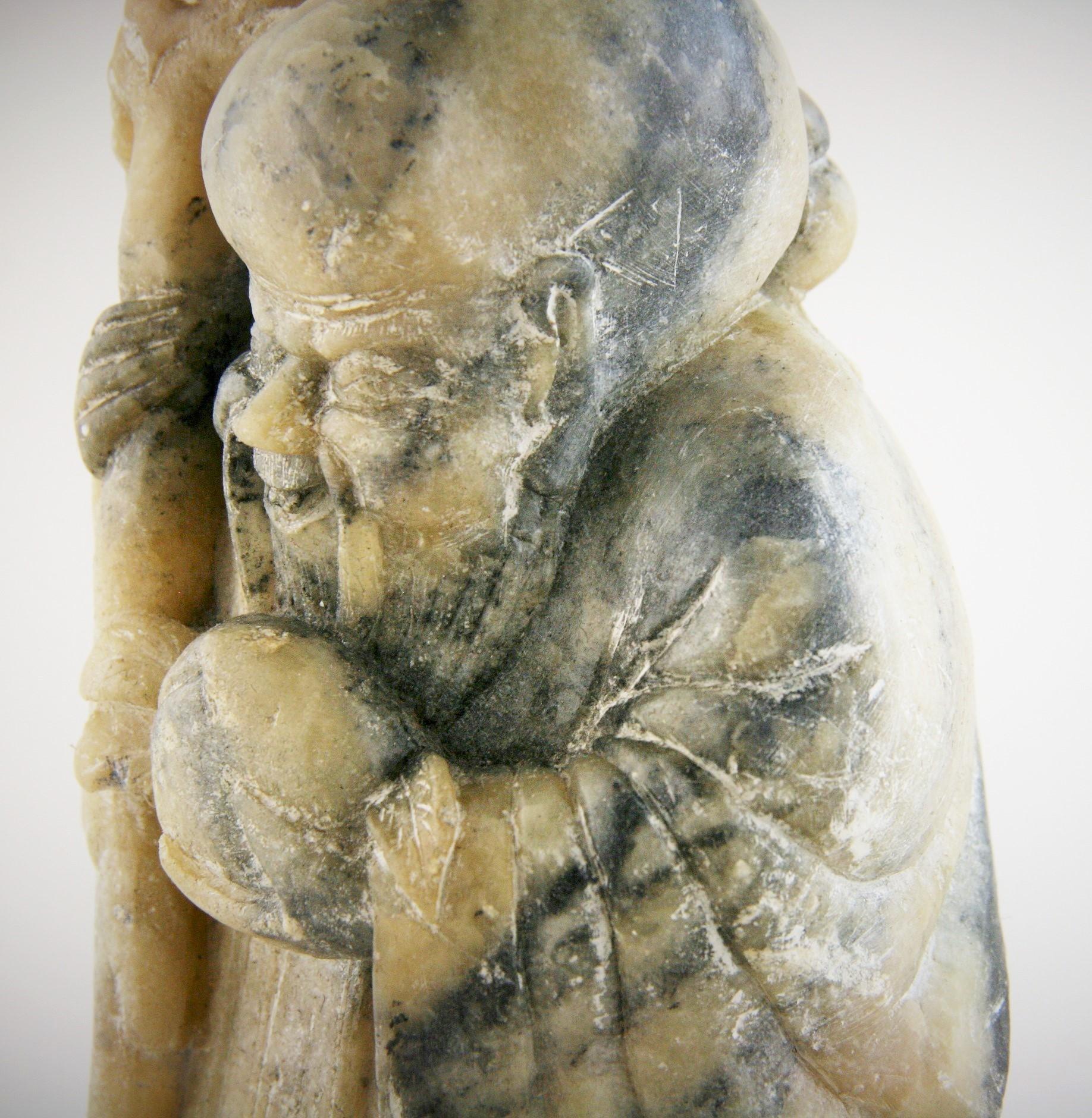 Bouddha Happy Bouddha ancien en albâtre sculpté en vente 6