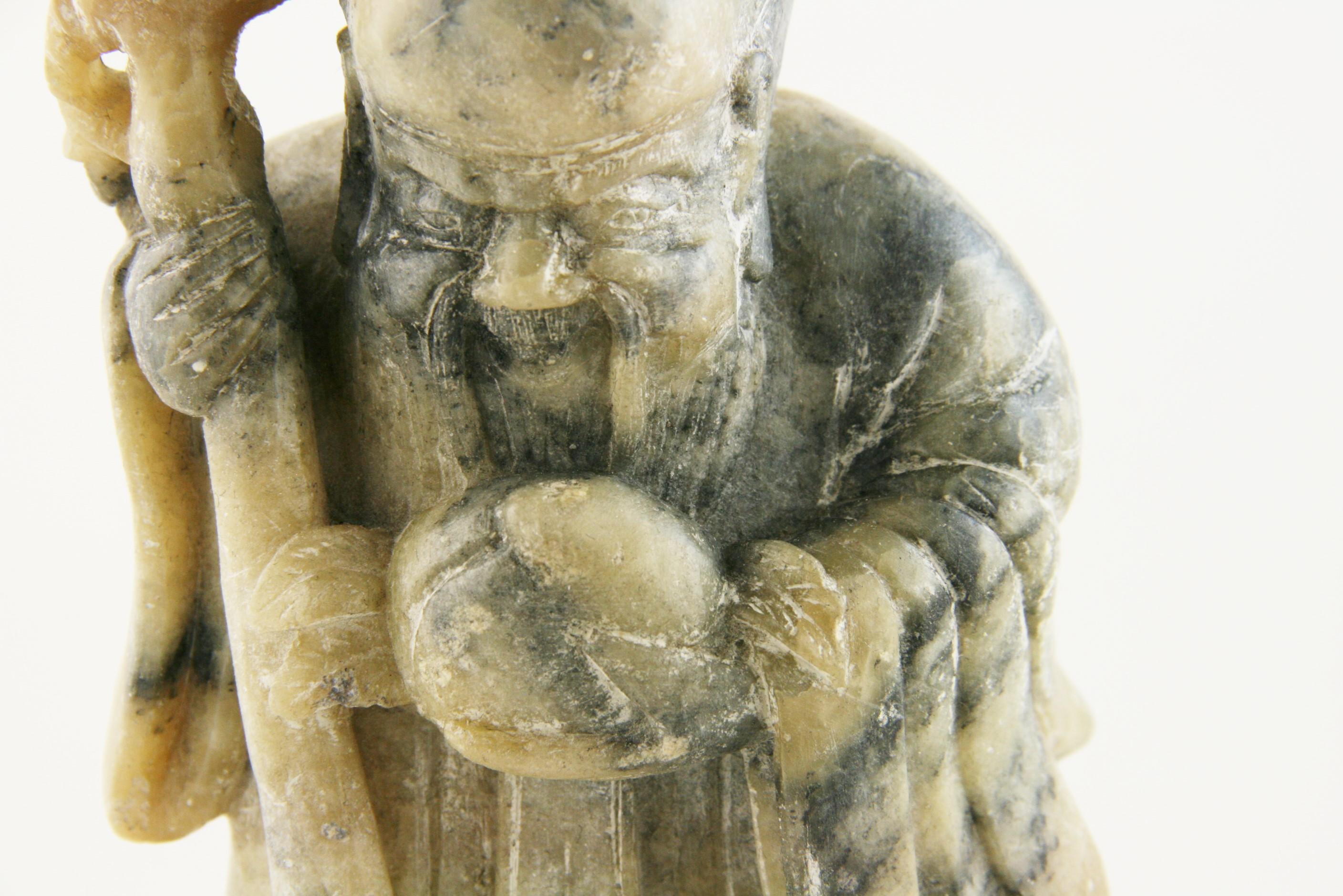 Bouddha Happy Bouddha ancien en albâtre sculpté en vente 7