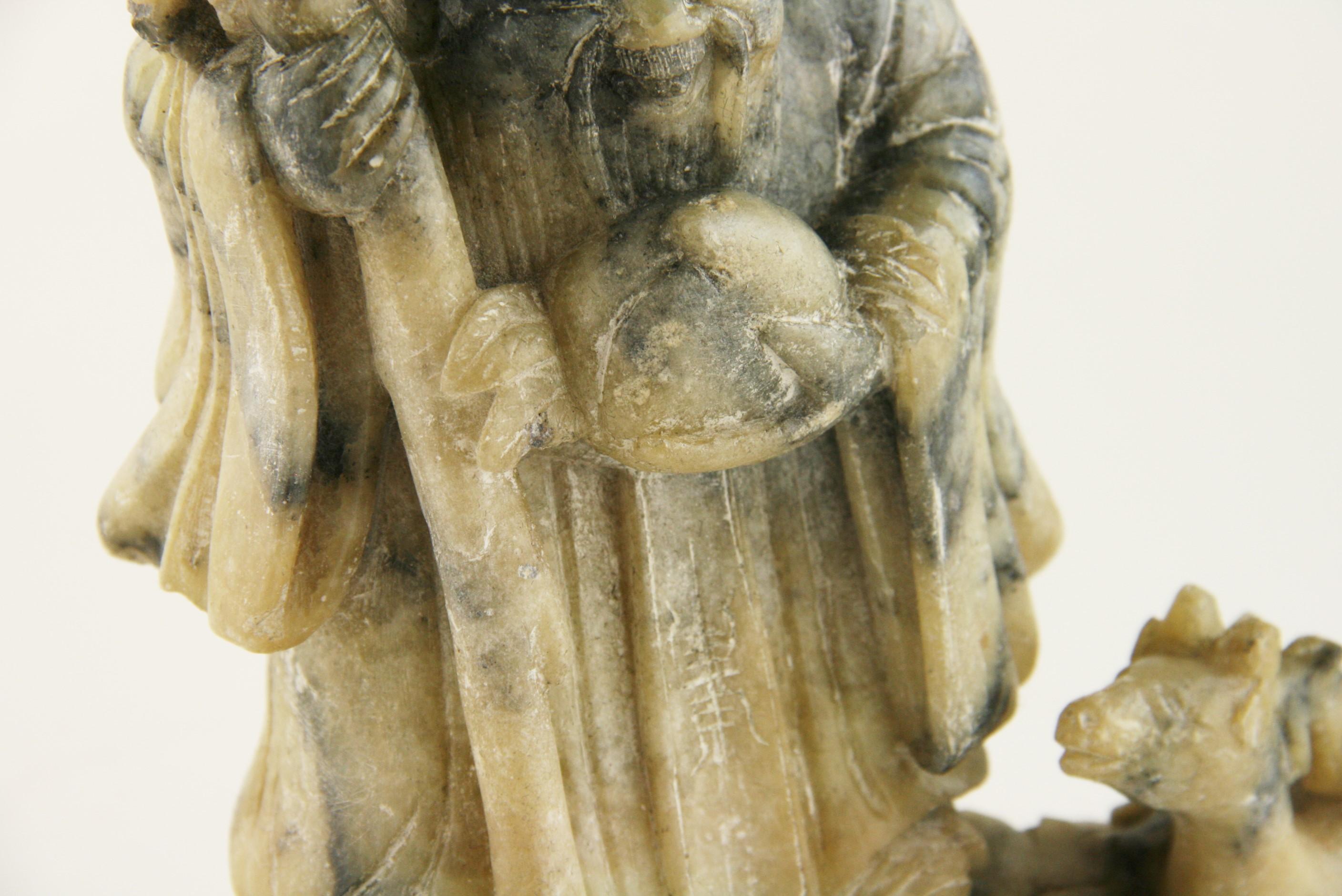Début du 20ème siècle Bouddha Happy Bouddha ancien en albâtre sculpté en vente