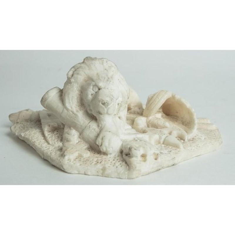 Antique Carved Alabaster Lion Paper Weight Sculpture In Good Condition In South Salem, NY