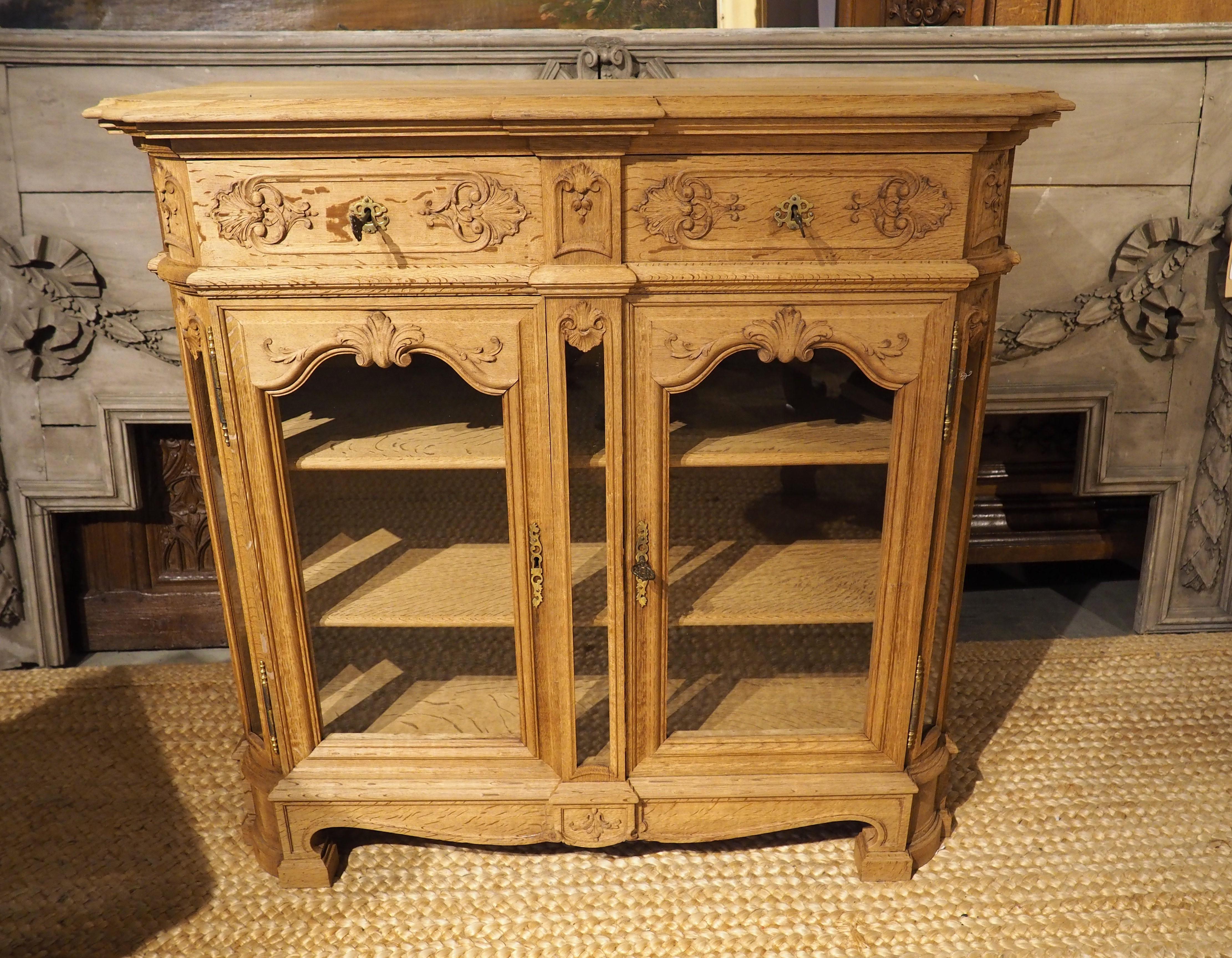 Antique Carved and Bleached Oak and Glass Buffet Vitrine from Liege, Circa 1900 For Sale 4