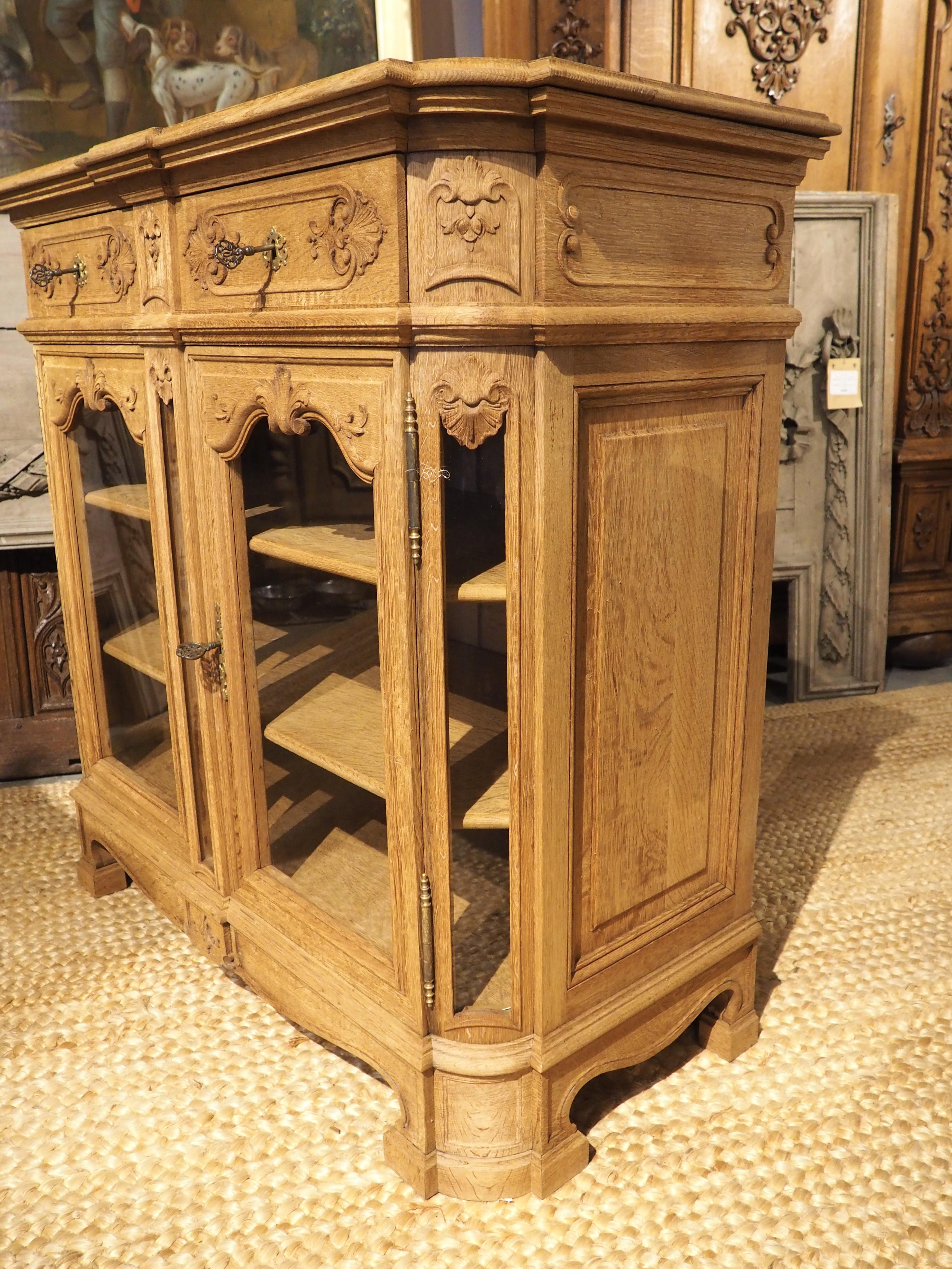 Antique Carved and Bleached Oak and Glass Buffet Vitrine from Liege, Circa 1900 For Sale 5