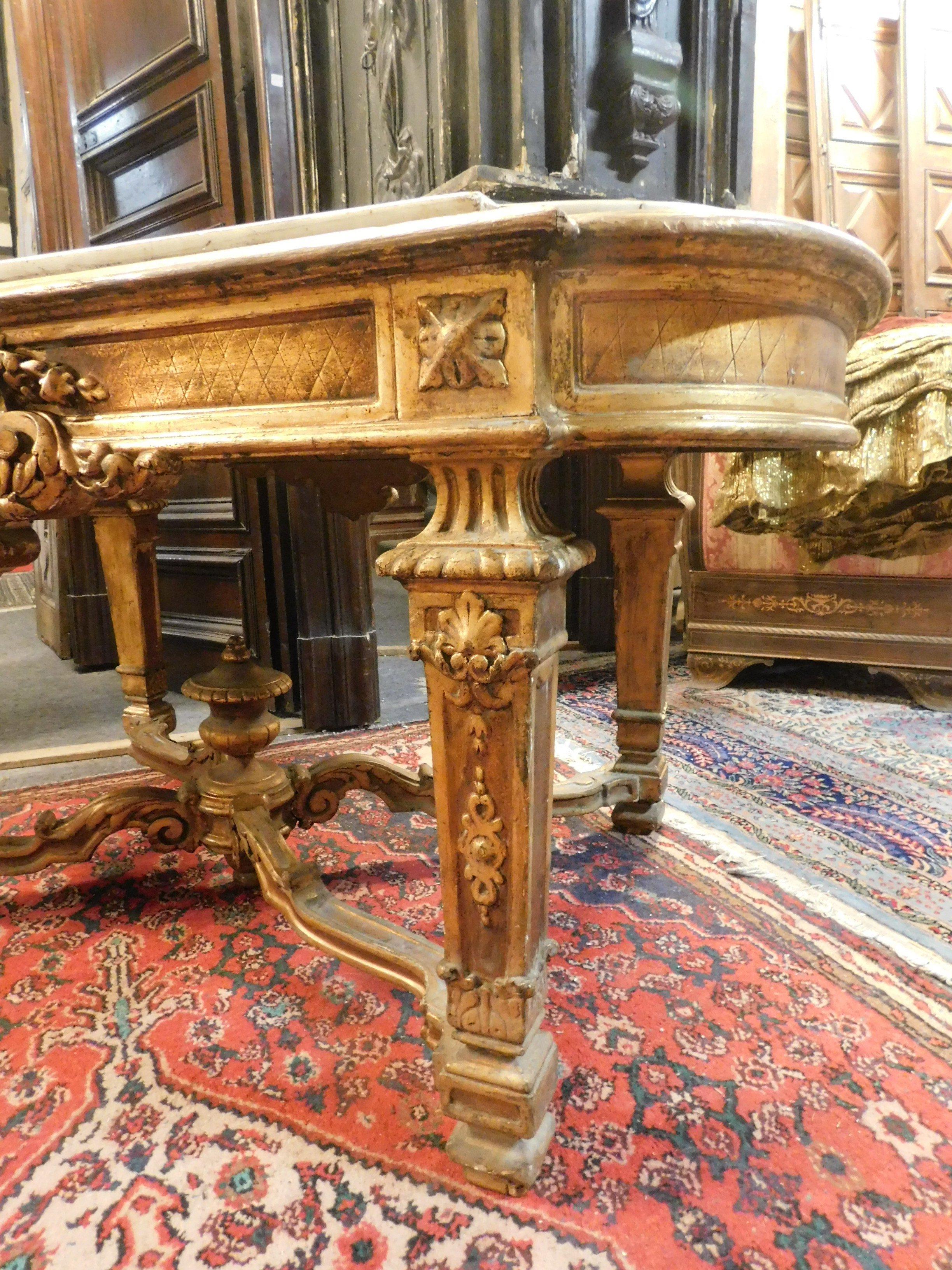Antique Carved and Gilded Console Table, White Marble Top, 1700, Italy In Good Condition In Cuneo, Italy (CN)