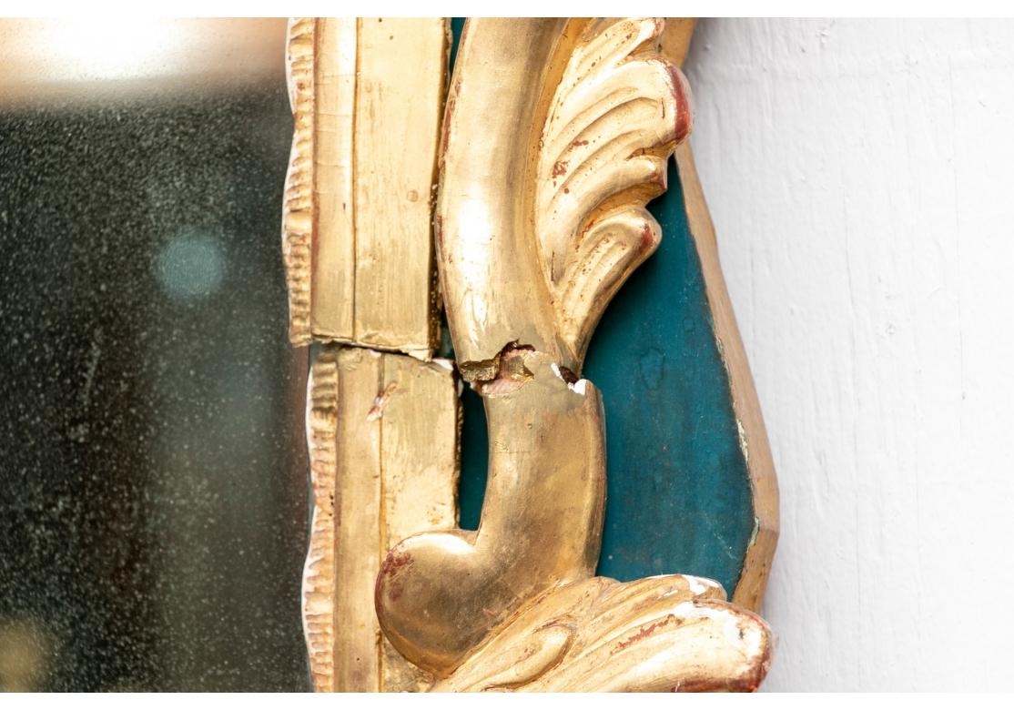 Antiker geschnitzter und vergoldeter Spiegel im Stil des 18. im Zustand „Gut“ im Angebot in Bridgeport, CT