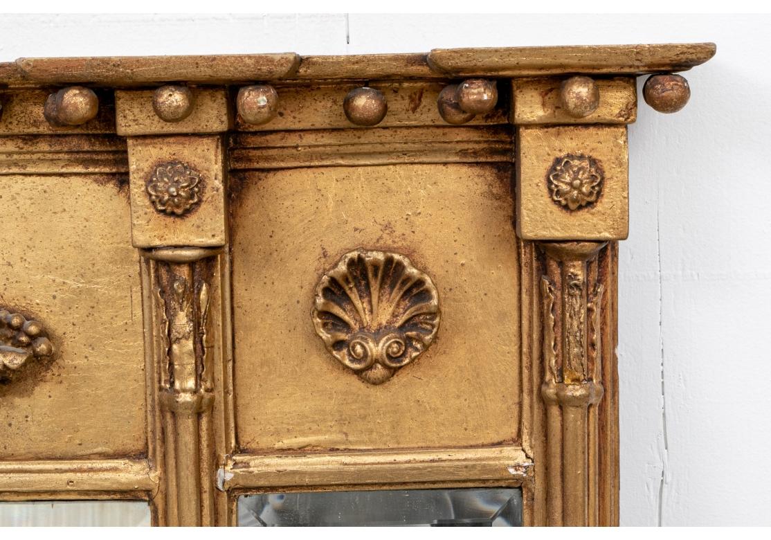 Antiker geschnitzter und vergoldeter dreiteiliger Over-The-Mantel-Spiegel im Angebot 4