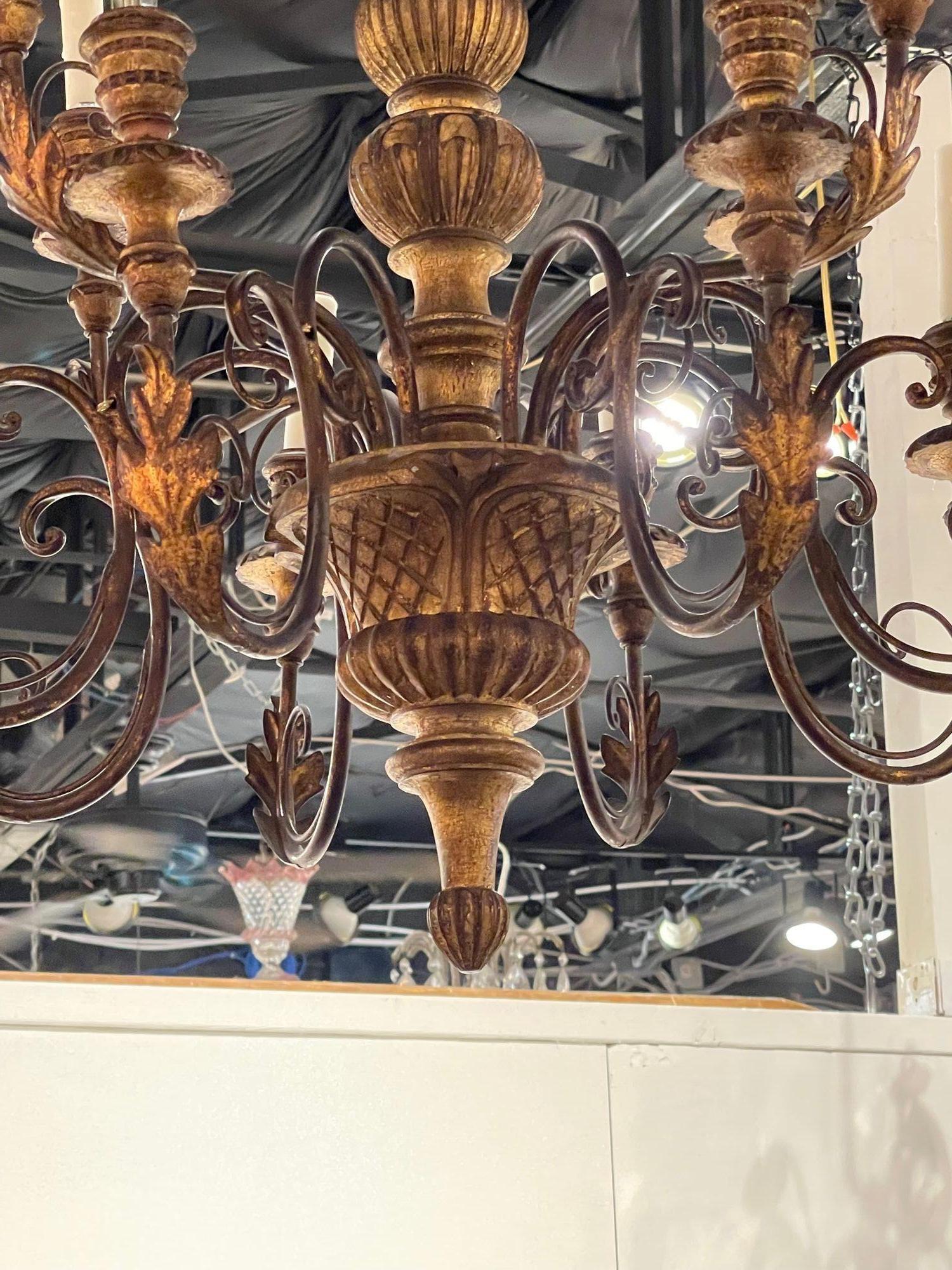 Antique Carved and Giltwood Italian Chandelier In Good Condition For Sale In Dallas, TX