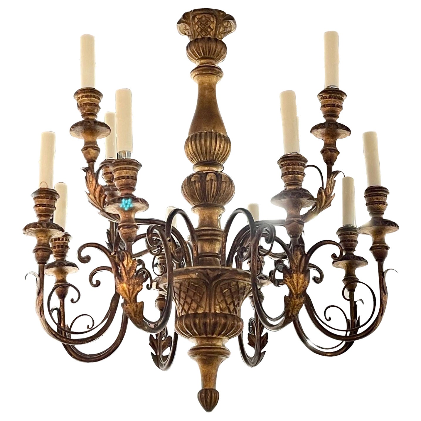 Antico lampadario italiano intagliato e in legno dorato