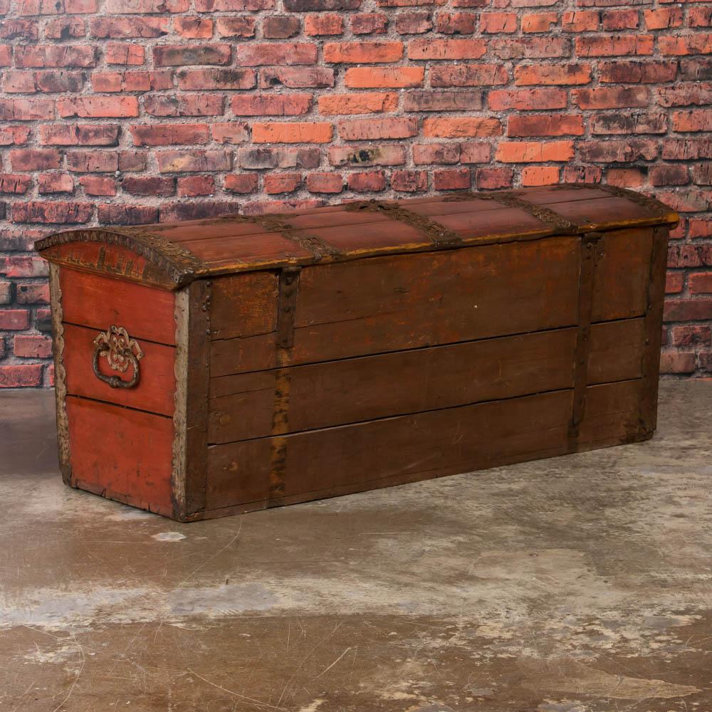 Antique Carved and Original Painted Dome Top Swedish Trunk Dated 1770 In Good Condition In Round Top, TX