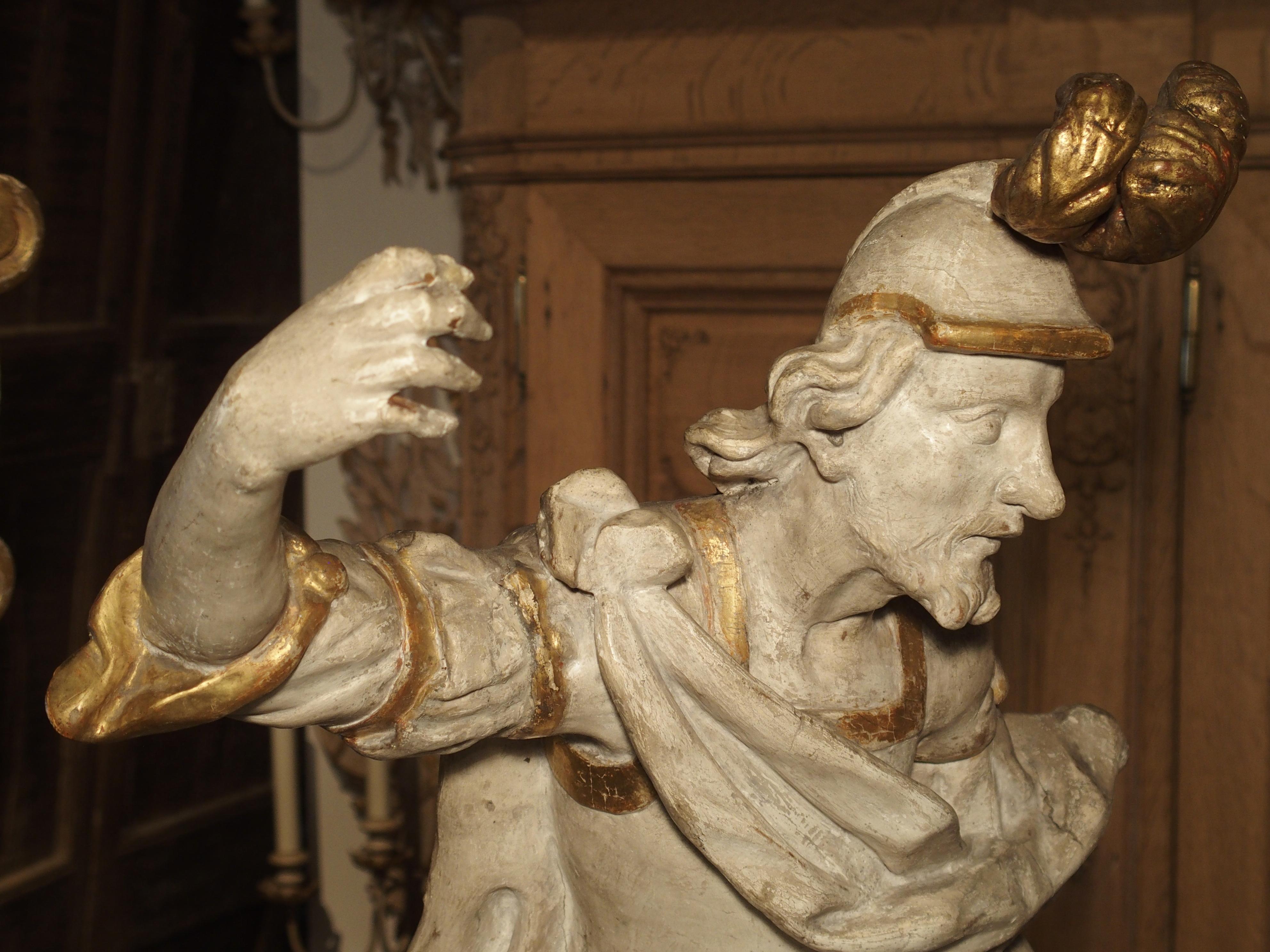 Statue ancienne sculptée et peinte de St. Florian:: Autriche:: vers 1700 en vente 11
