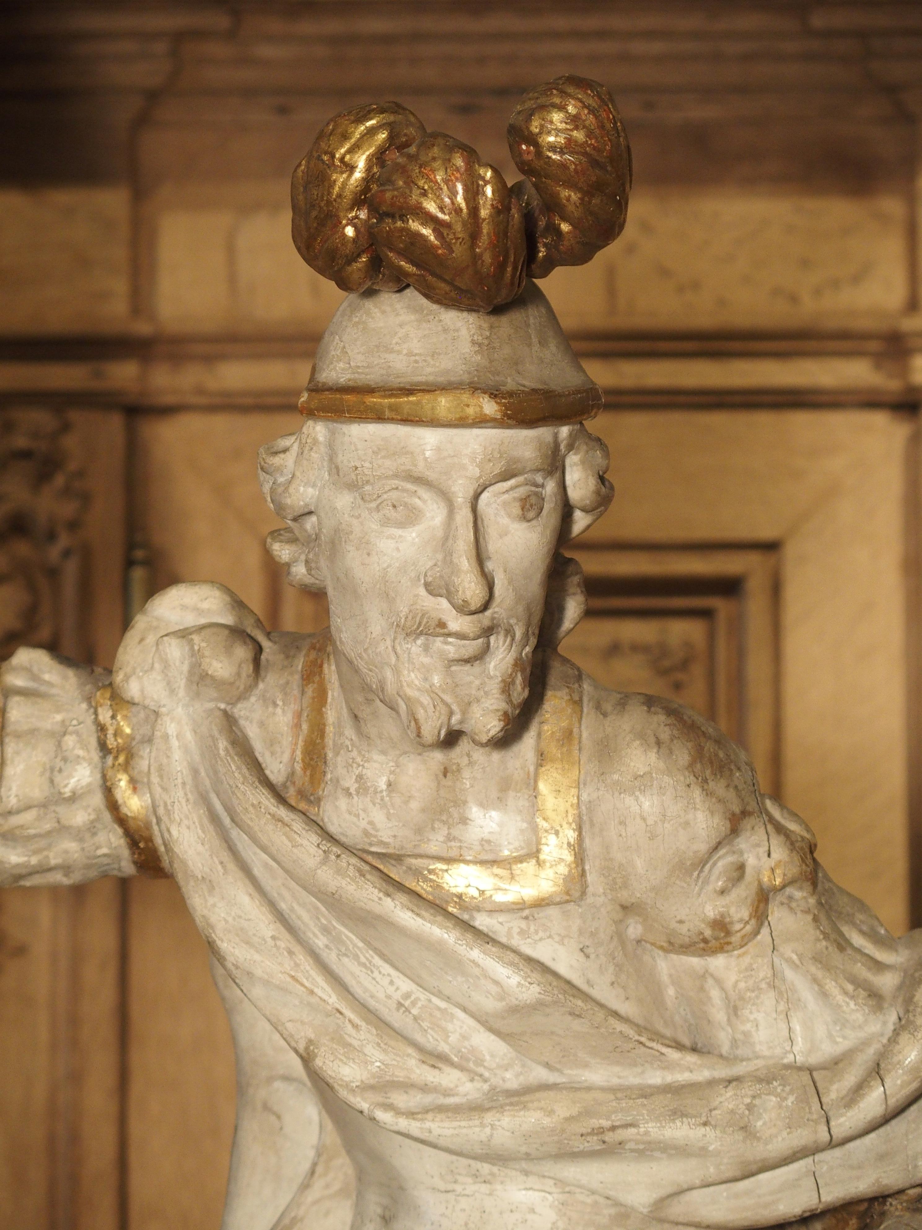 XVIIIe siècle Statue ancienne sculptée et peinte de St. Florian:: Autriche:: vers 1700 en vente