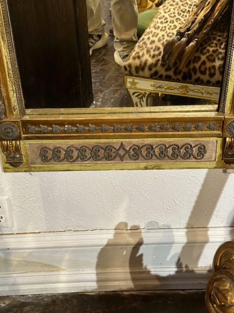 Antiker geschnitzter und bemalter schwedischer neoklassizistischer Spiegel im Zustand „Gut“ im Angebot in Dallas, TX