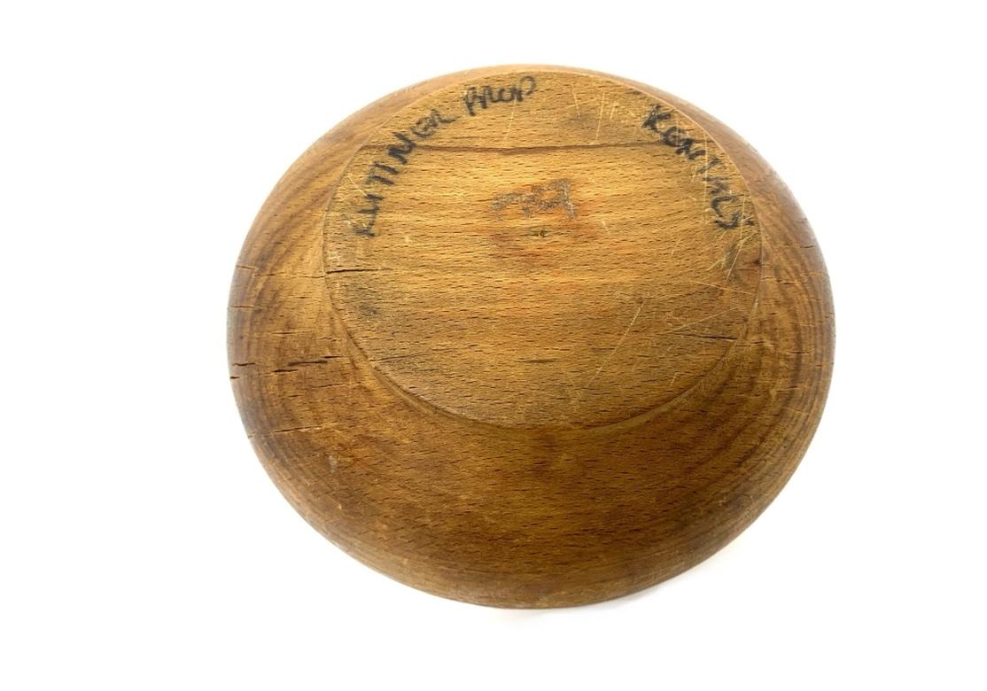 Bois Bol et cuillère anciens en bois sculpté et tourné en vente