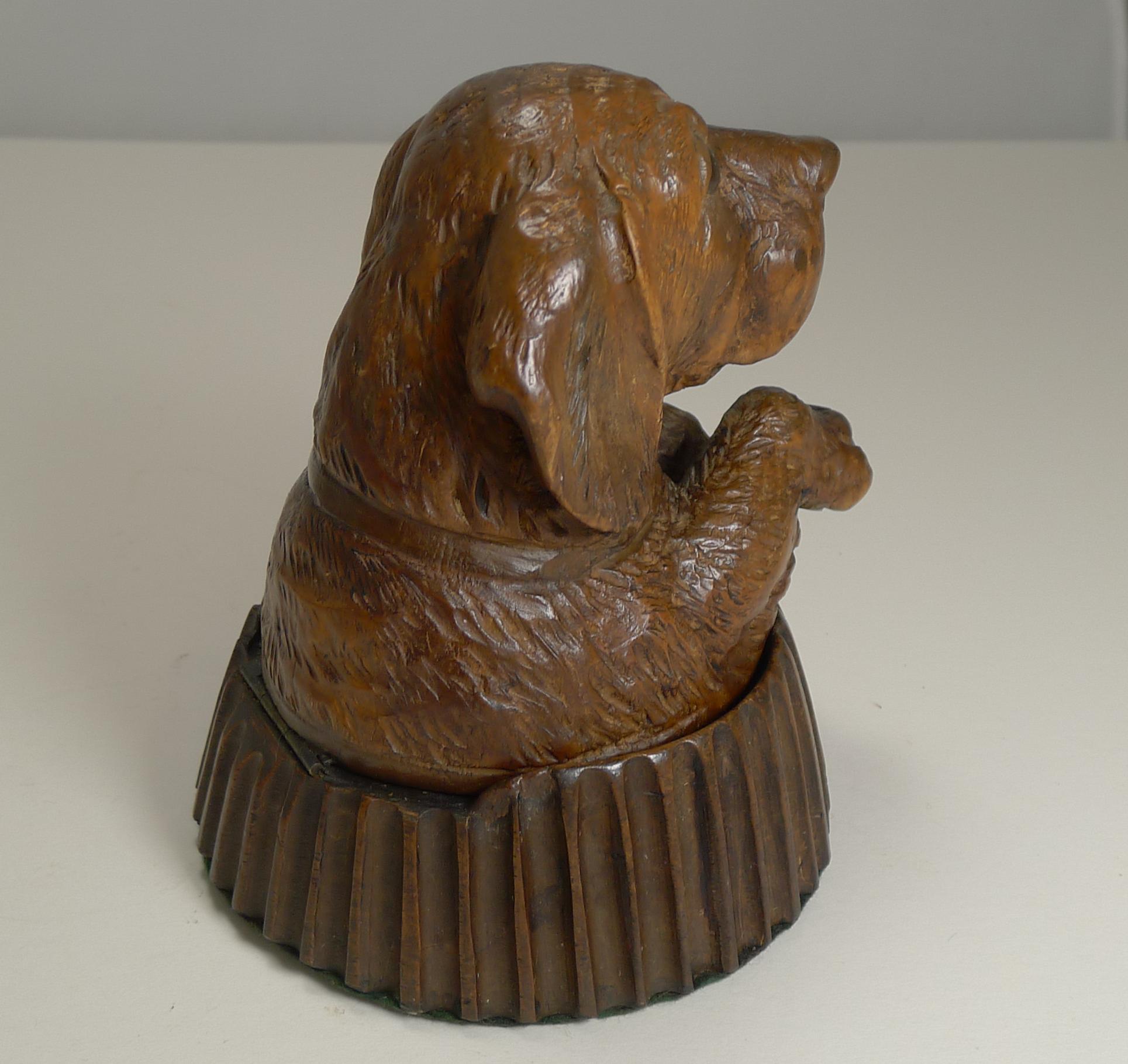 Swiss Antique Carved Black Forest Novelty Inkwell, Dog, circa 1880 For Sale