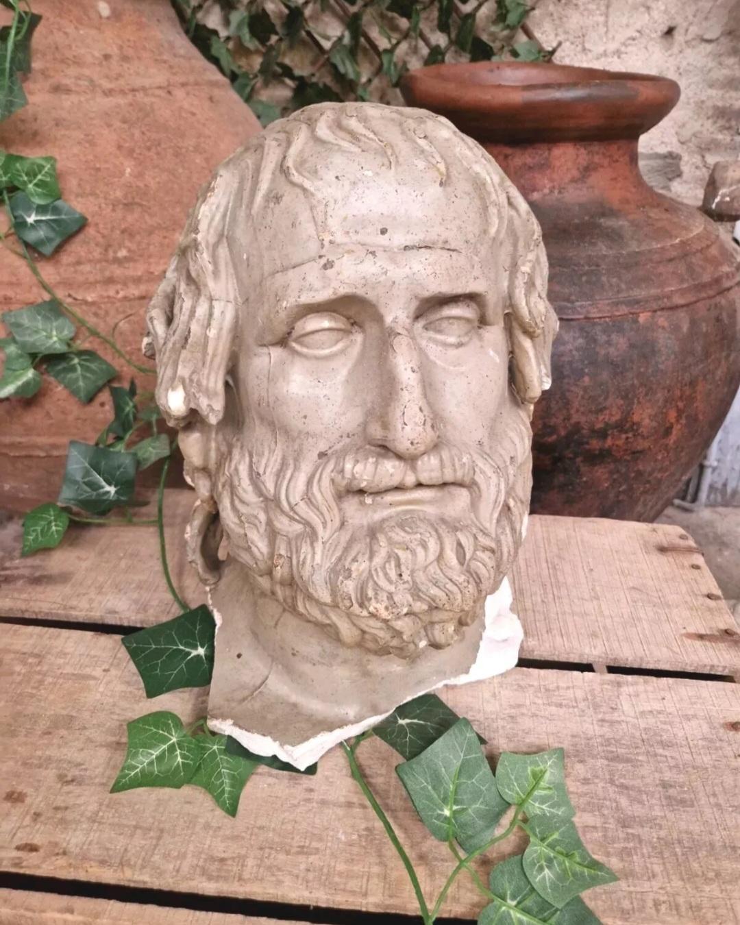 Laccato Antico busto scolpito del tragediografo di Euripide in vendita