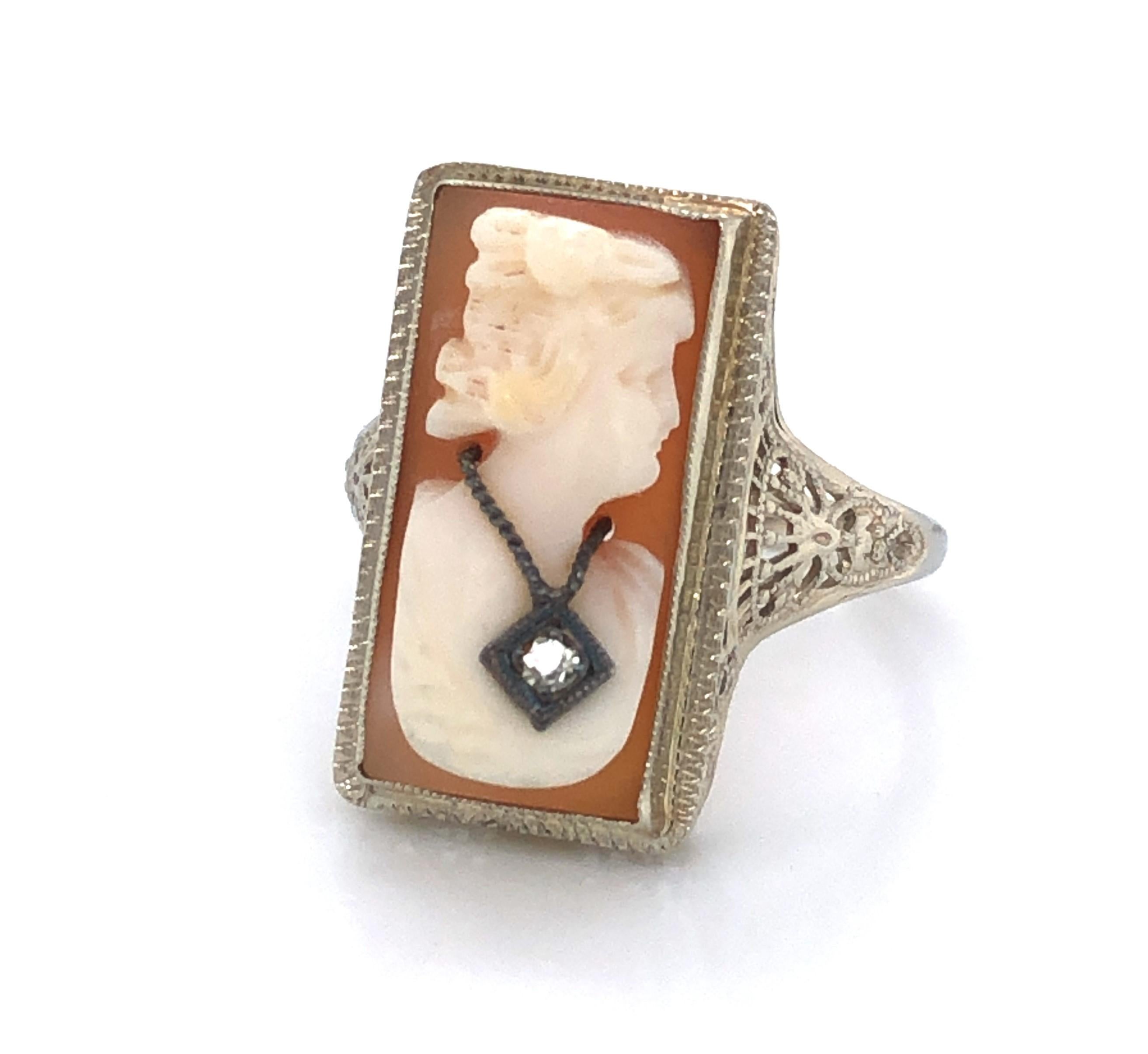 Antique Carved Cameo Ring In Good Condition For Sale In Mount Kisco, NY