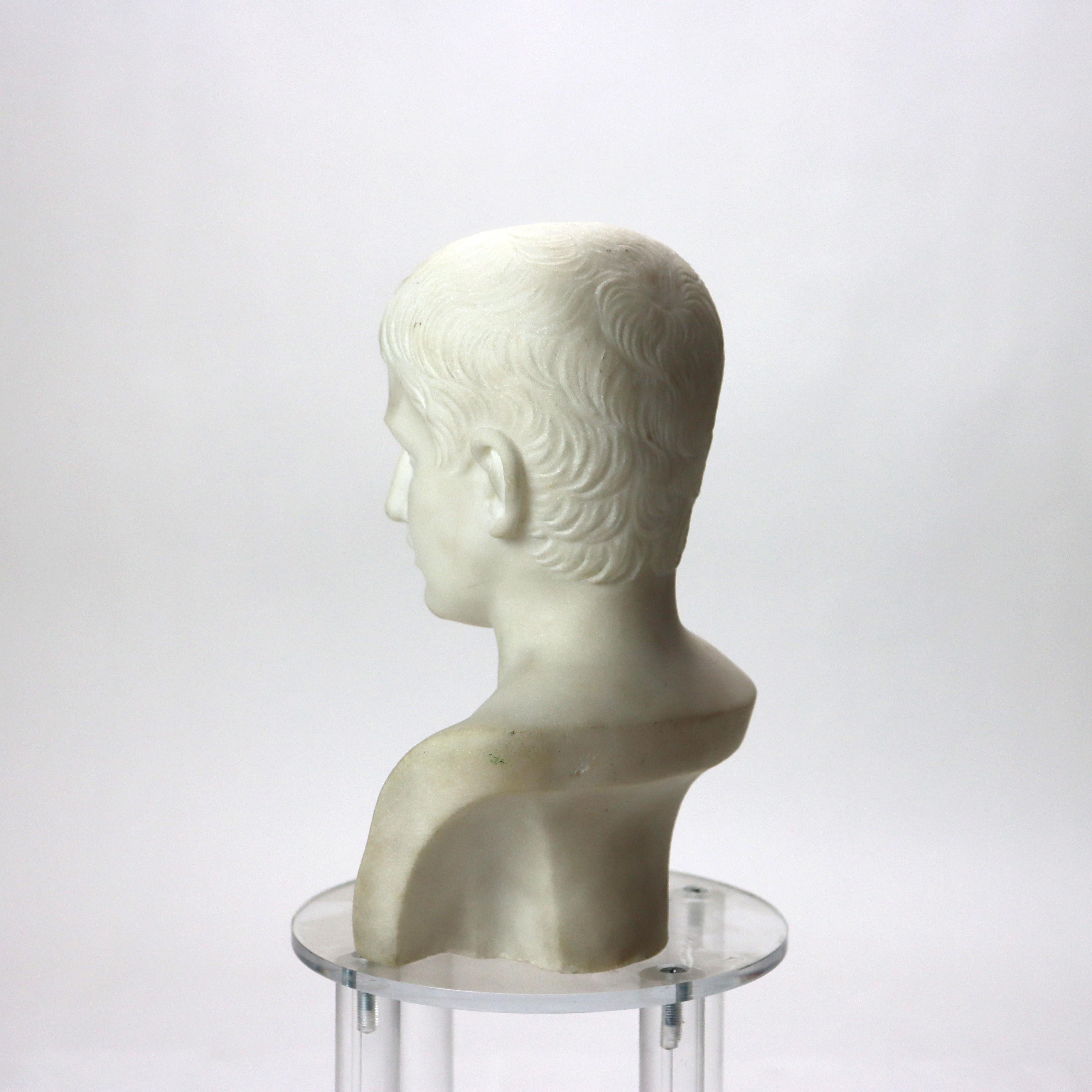 Antiguo busto tallado en mármol de Carrera del joven Napoleón C1880
Medidas - 4