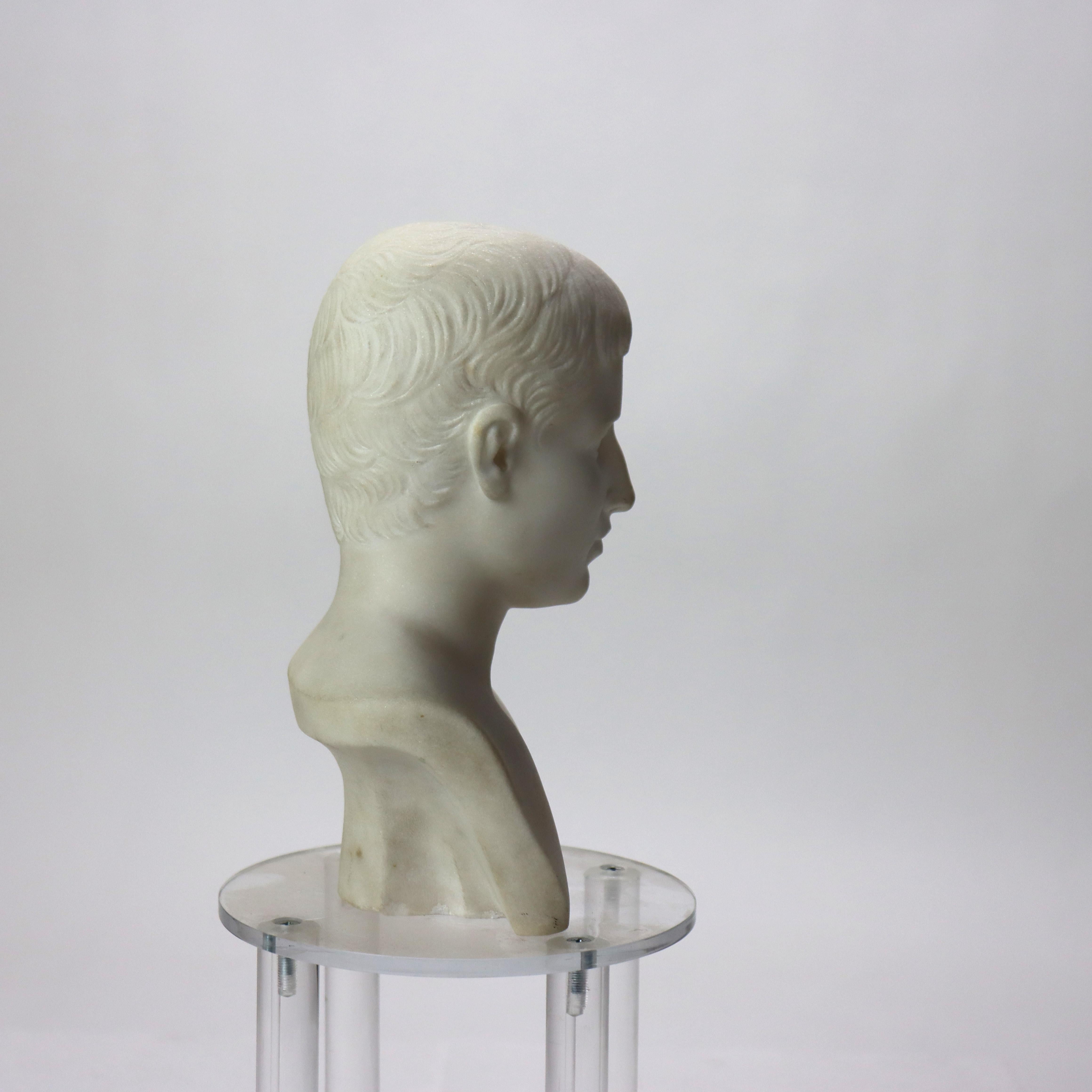 Antiguo busto tallado en mármol de Carrera del joven Napoleón C1880 siglo XIX en venta