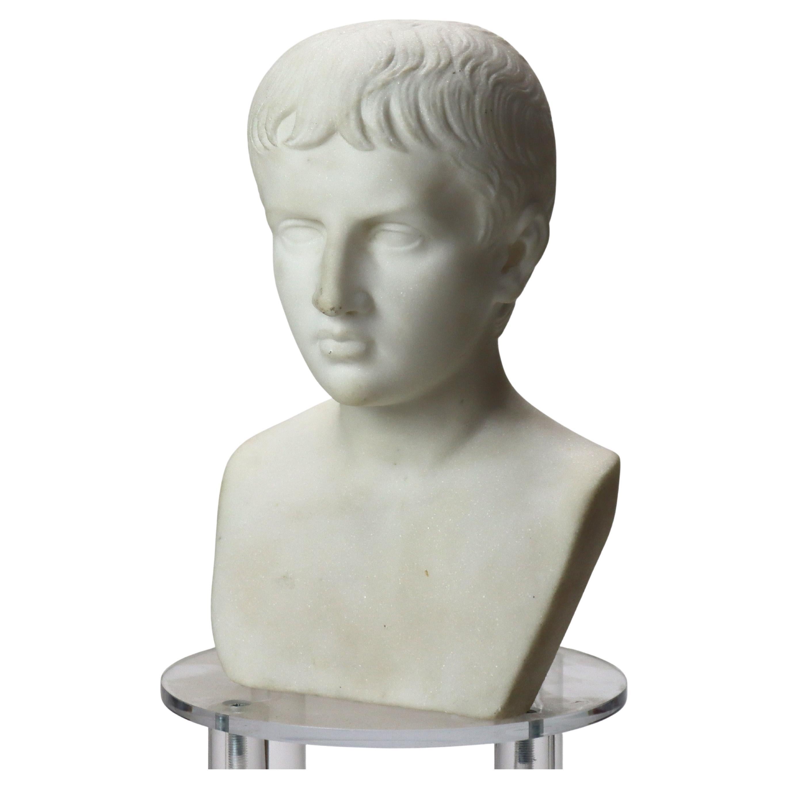 Antiguo busto tallado en mármol de Carrera del joven Napoleón C1880 en venta