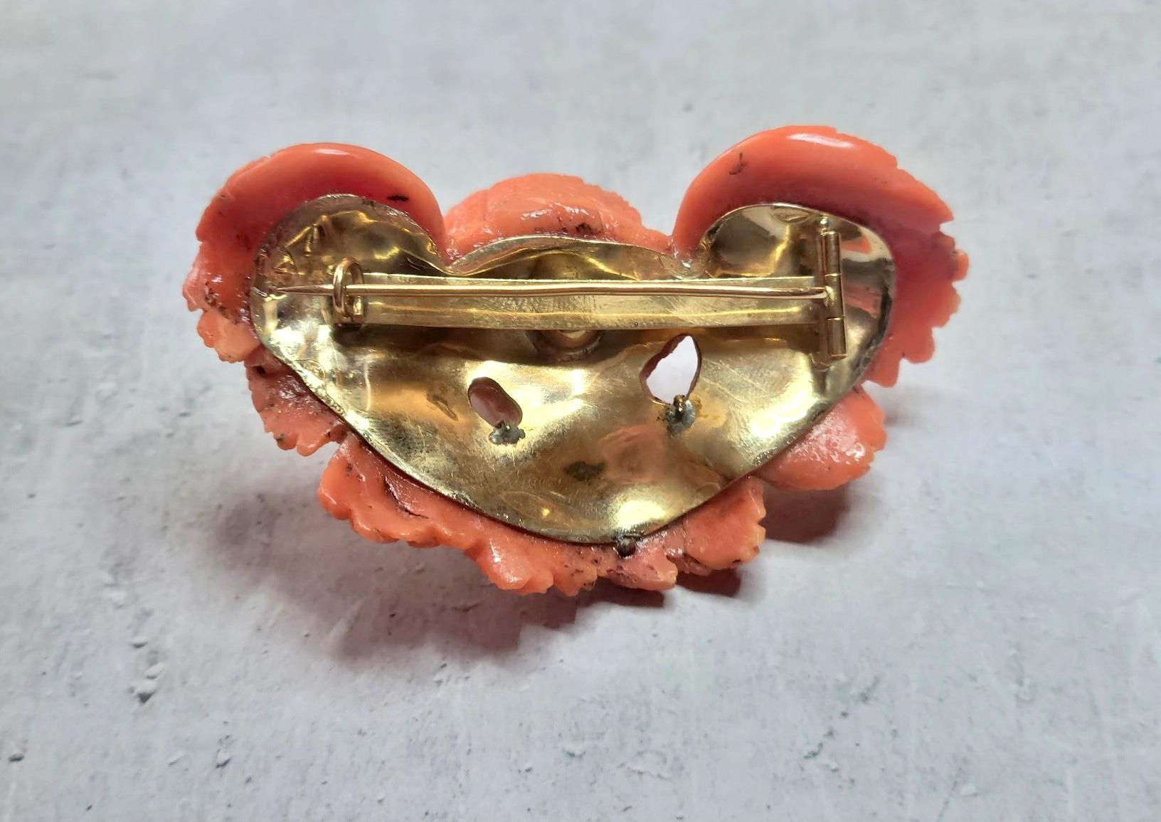 Antique Carved Coral Sciacca, Gold, and Diamond Cherub Brooch In Fair Condition For Sale In Chesterland, OH