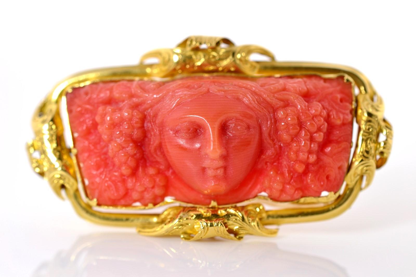 Antique Carved Coral Gold Brooch In Good Condition For Sale In Beverly Hills, CA